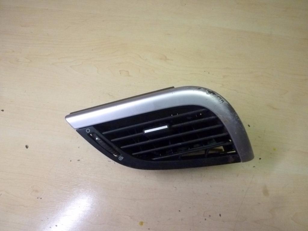 PEUGEOT 207 1 generation (2006-2009) Dashboard Air Vents 9650088577 23158653