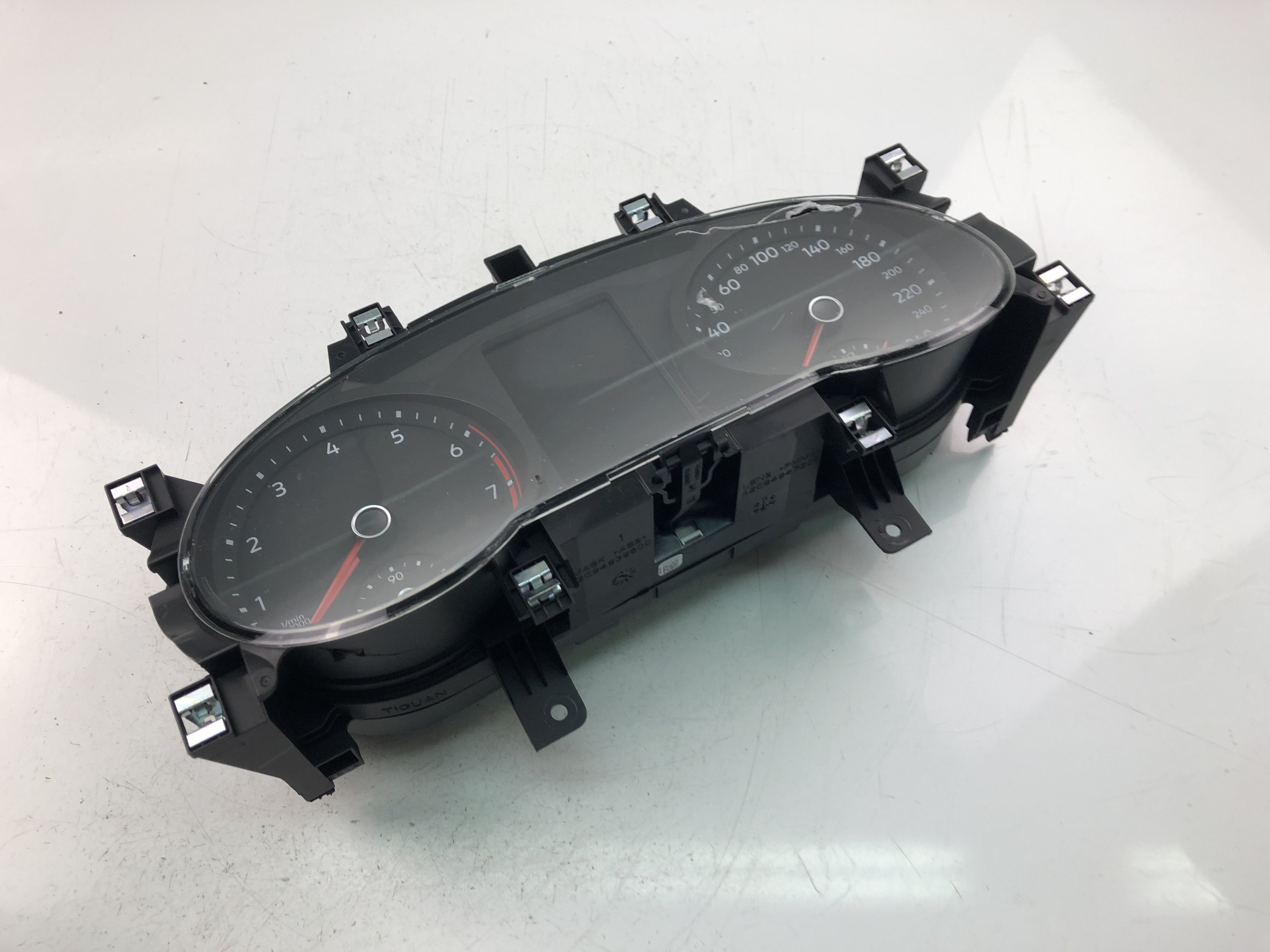 VOLKSWAGEN Tiguan 2 generation (2016-2024) Speedometer 5NA920750B 23461685