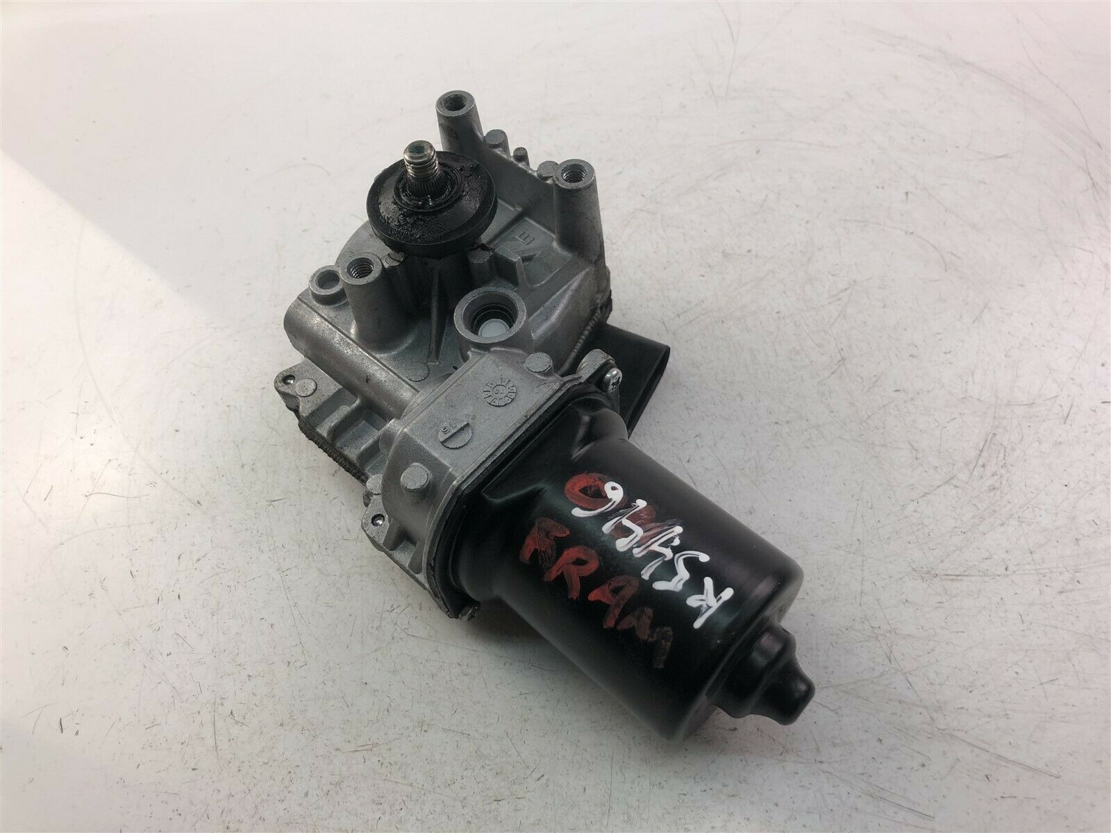 AUDI A4 B8/8K (2011-2016) Wiper motor 8K1955119B 23447660