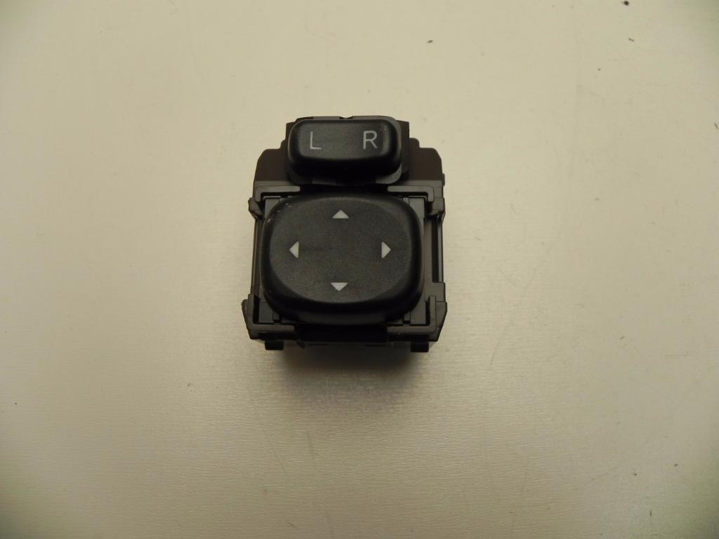 TOYOTA Avensis T27 Switches 183647 23530505