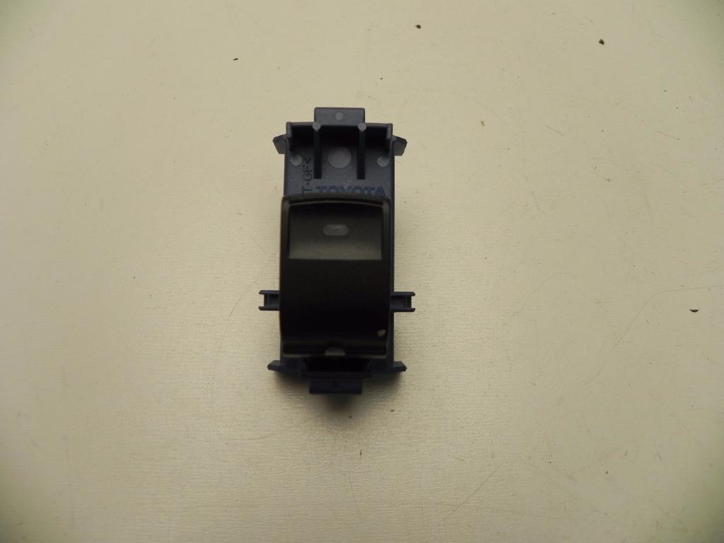 TOYOTA Avensis T27 Front Left Door Window Switch 8481005070 23543130