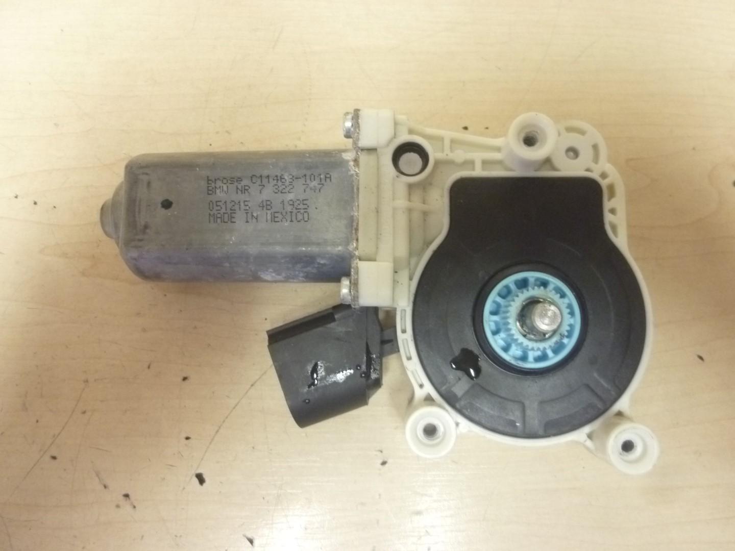 BMW X6 M F86 (2014-2020) Motor regulator geam ușă stânga față 7322747 23144675