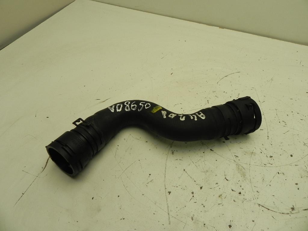 AUDI A4 B9/8W (2015-2024) Coolant Hose Pipe 3B0122291C 23176869