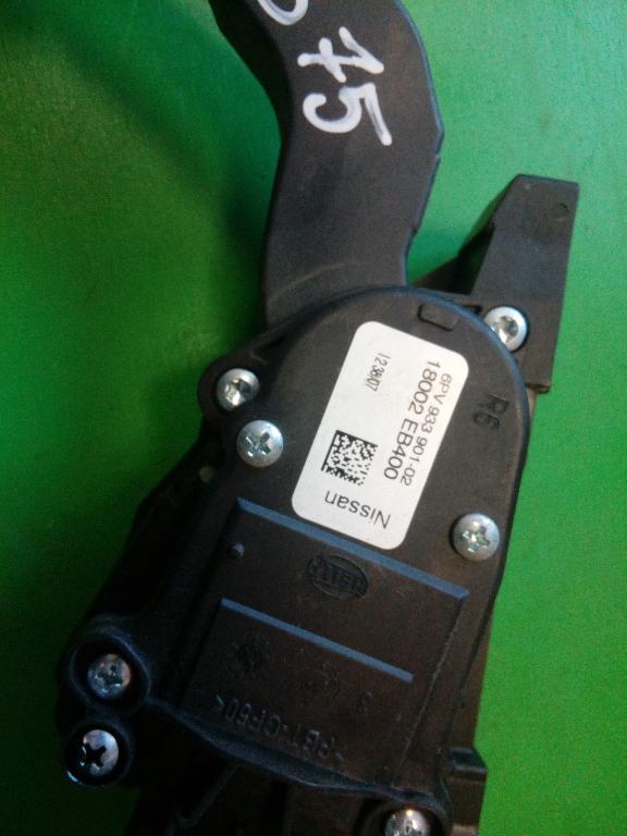 NISSAN NP300 1 generation (2008-2015) Throttle Pedal 18002EB400 23177304