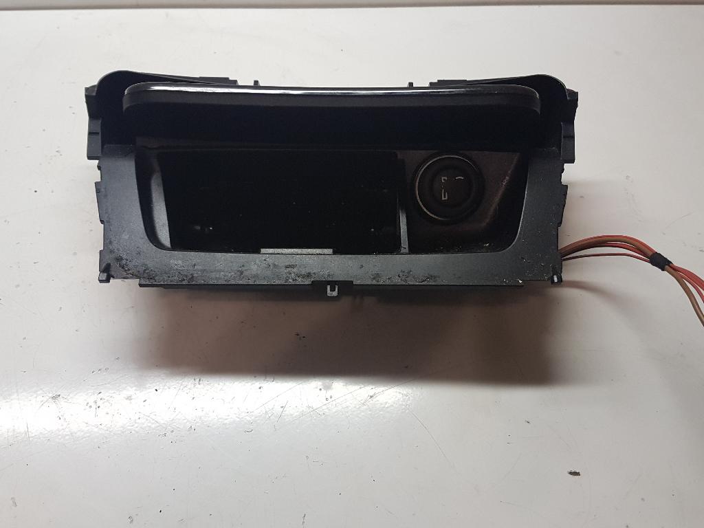 BMW 1 Series E81/E82/E87/E88 (2004-2013) Glove Box 7078571 23177595