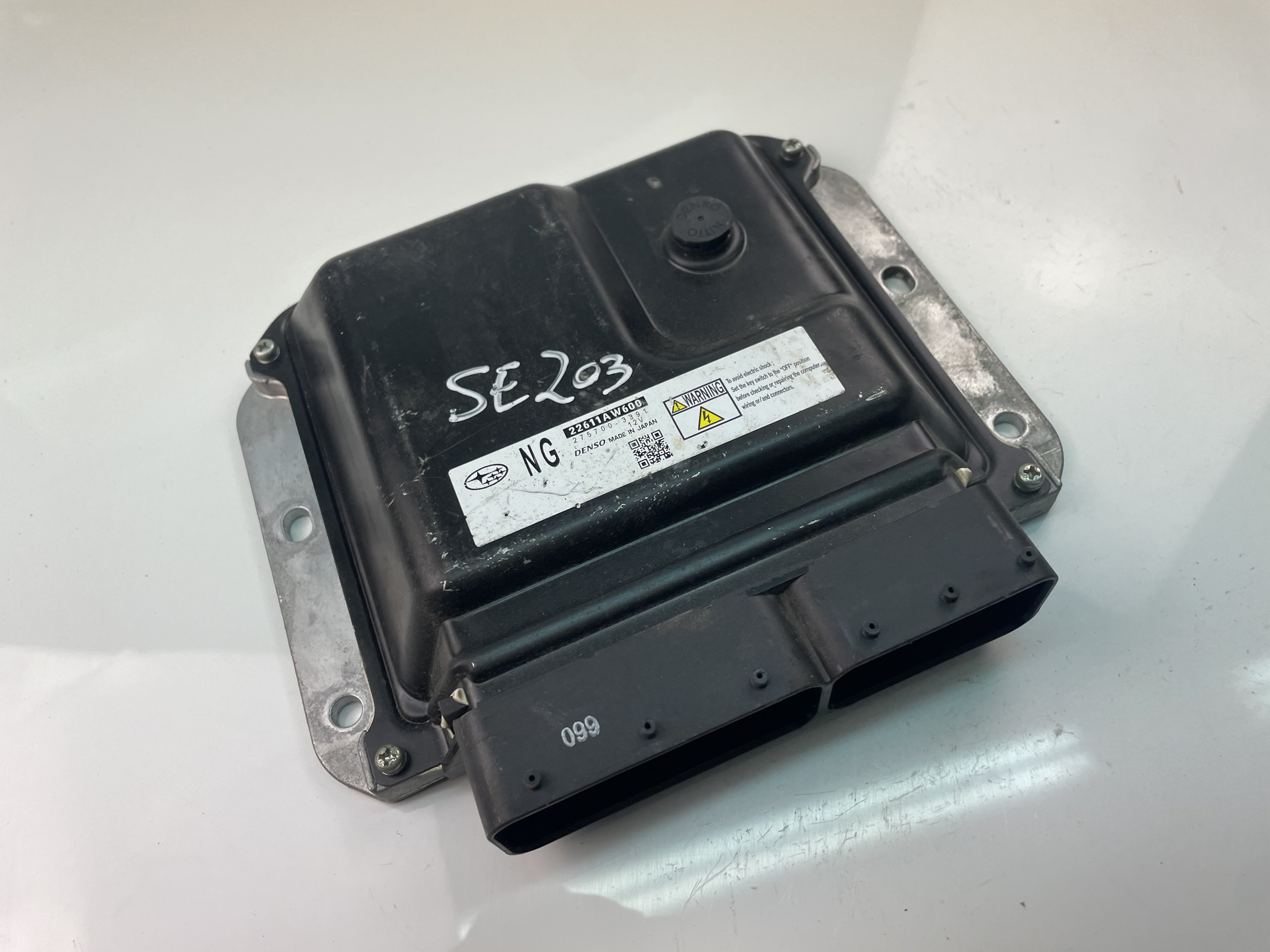 SUBARU Outback 4 generation (2009-2014) Engine Control Unit ECU 22611AW600 23463730