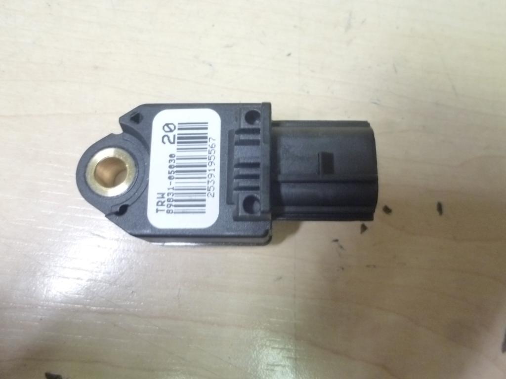 TOYOTA Avensis T27 2 generation (2002-2009) Crash Impact Sensor 8983105030 23181546