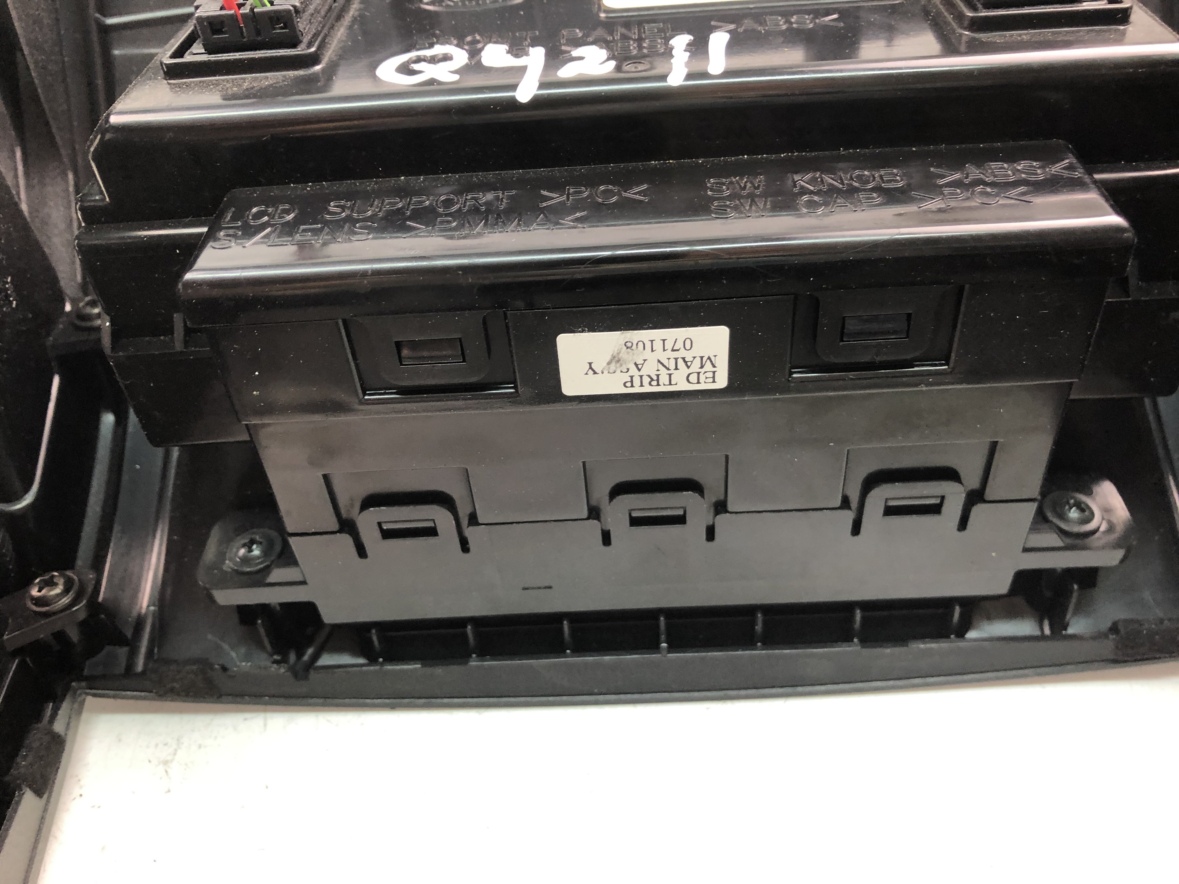 KIA Cee'd 2 generation (2012-2018) Center Console 957101H100 23455918