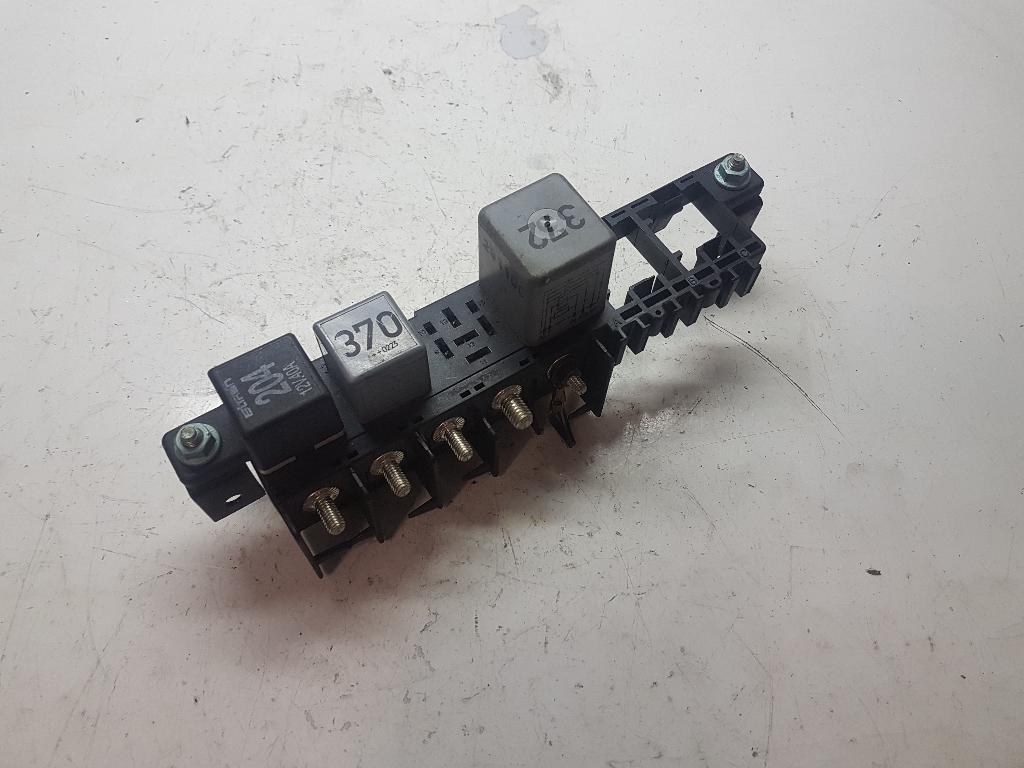 AUDI A8 D2/4D (1994-2002) Fuse box 8L0941822A 23182663