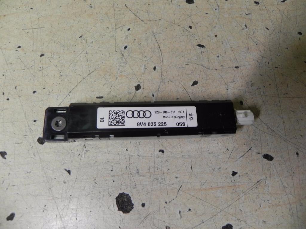 AUDI A3 8V (2012-2020) Antenos stiprintuvas 8V4035225 23146546