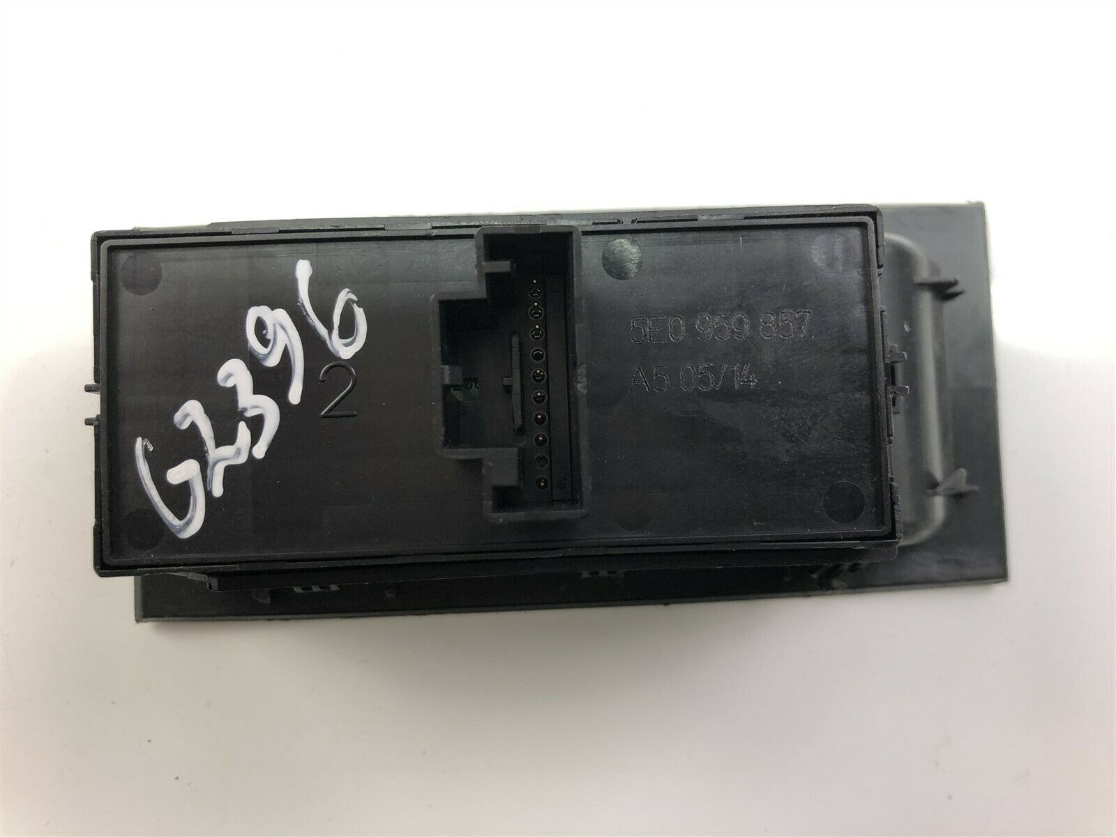 SKODA Octavia 2 generation (2004-2013) Front Left Door Window Switch 5E0959857 23760026