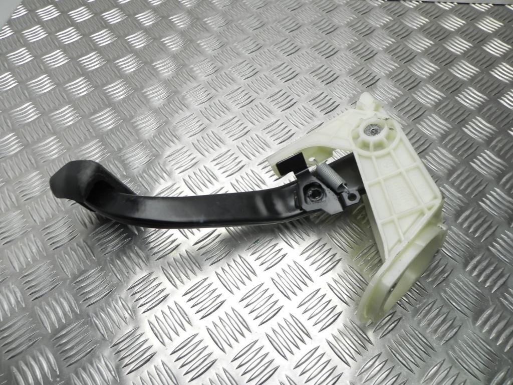 BMW 2 Series F22/F23 (2013-2020) Stabdžių pedalas 6860647, 35006860647 23184559