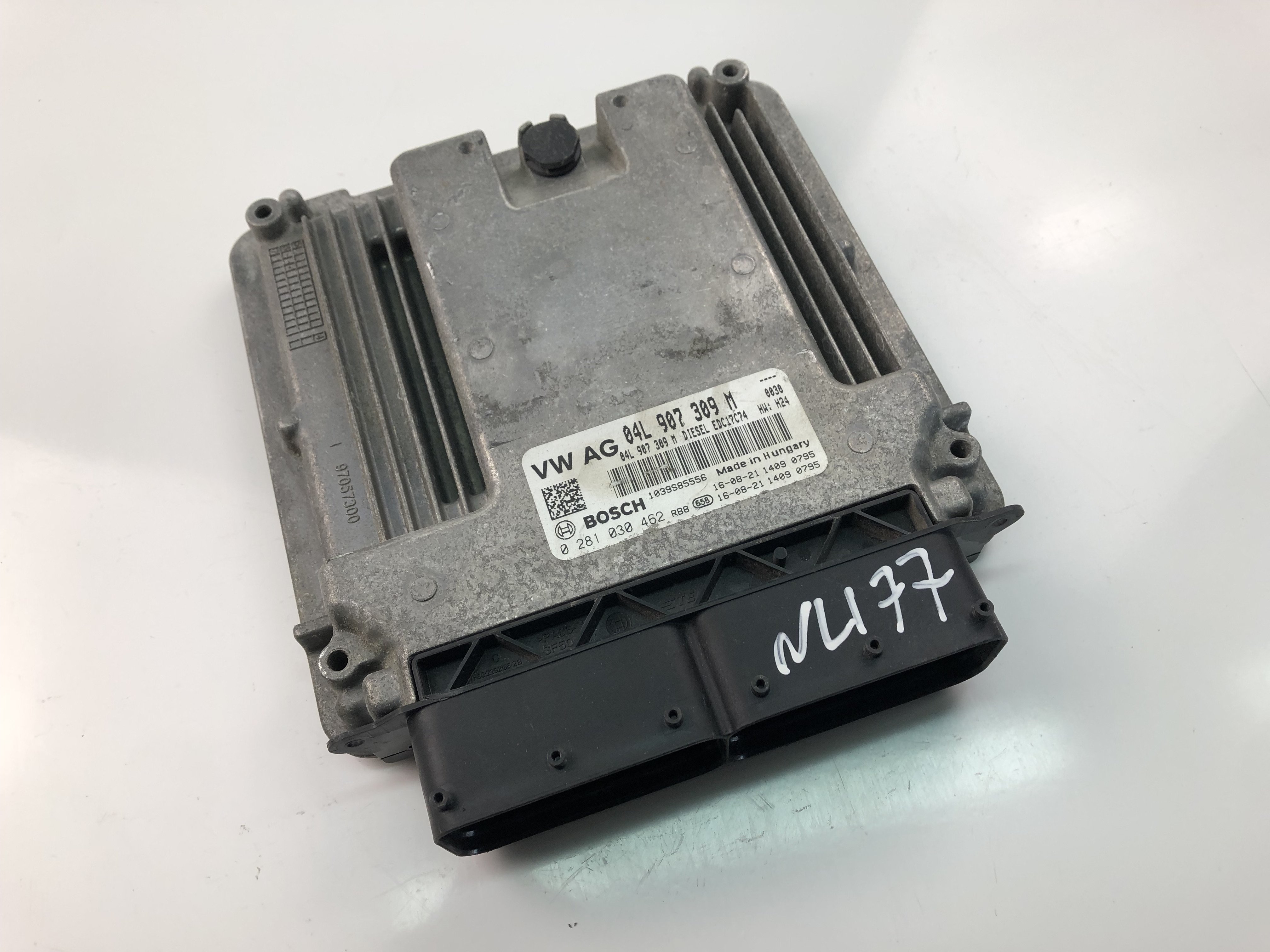 VOLKSWAGEN Passat B8 (2014-2023) Engine Control Unit ECU 04L907309M, 0281030462 23491057