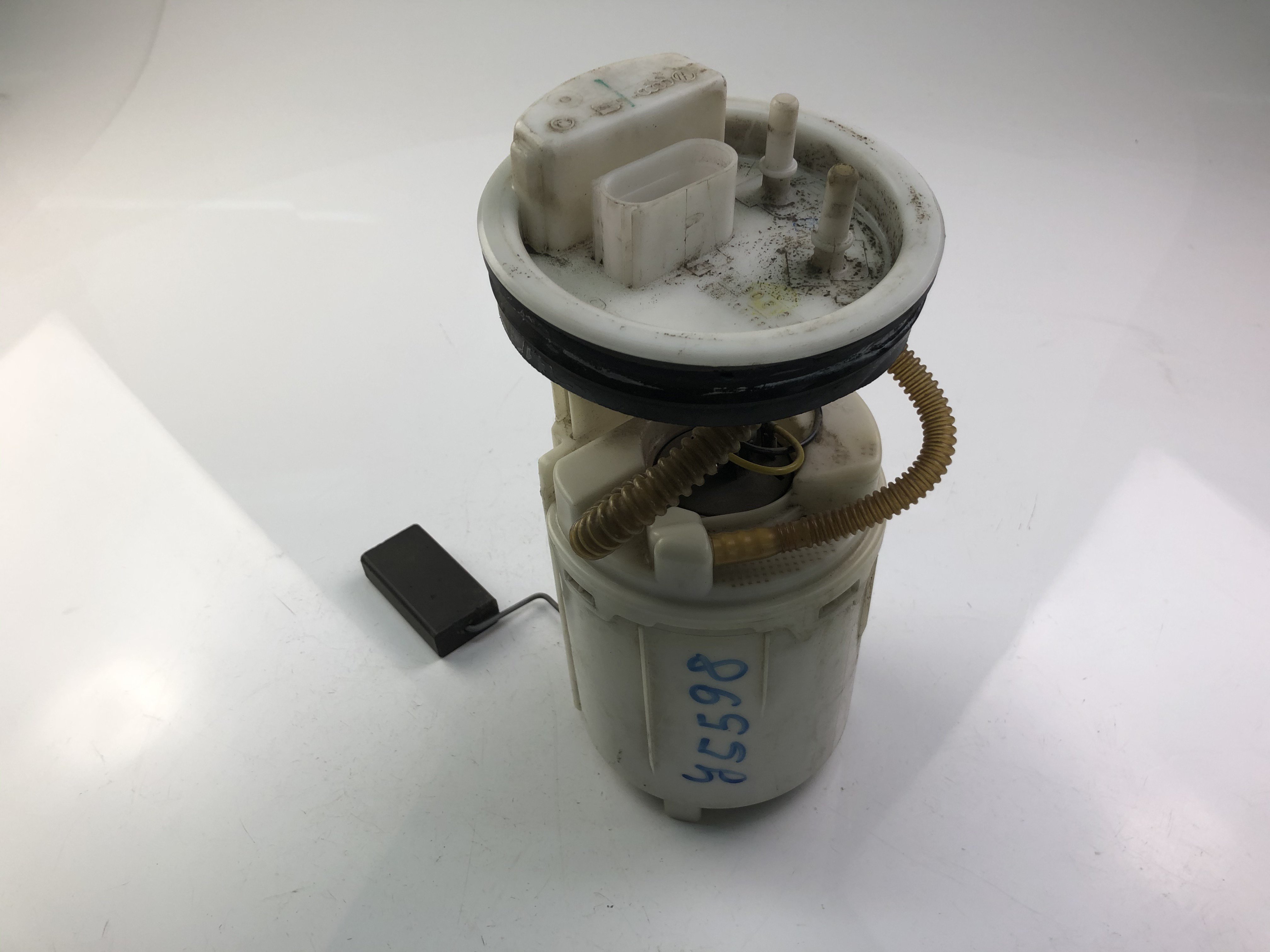 VOLKSWAGEN Bora 1 generation (1998-2005) Fuel Pump 1J0919051H 23455230