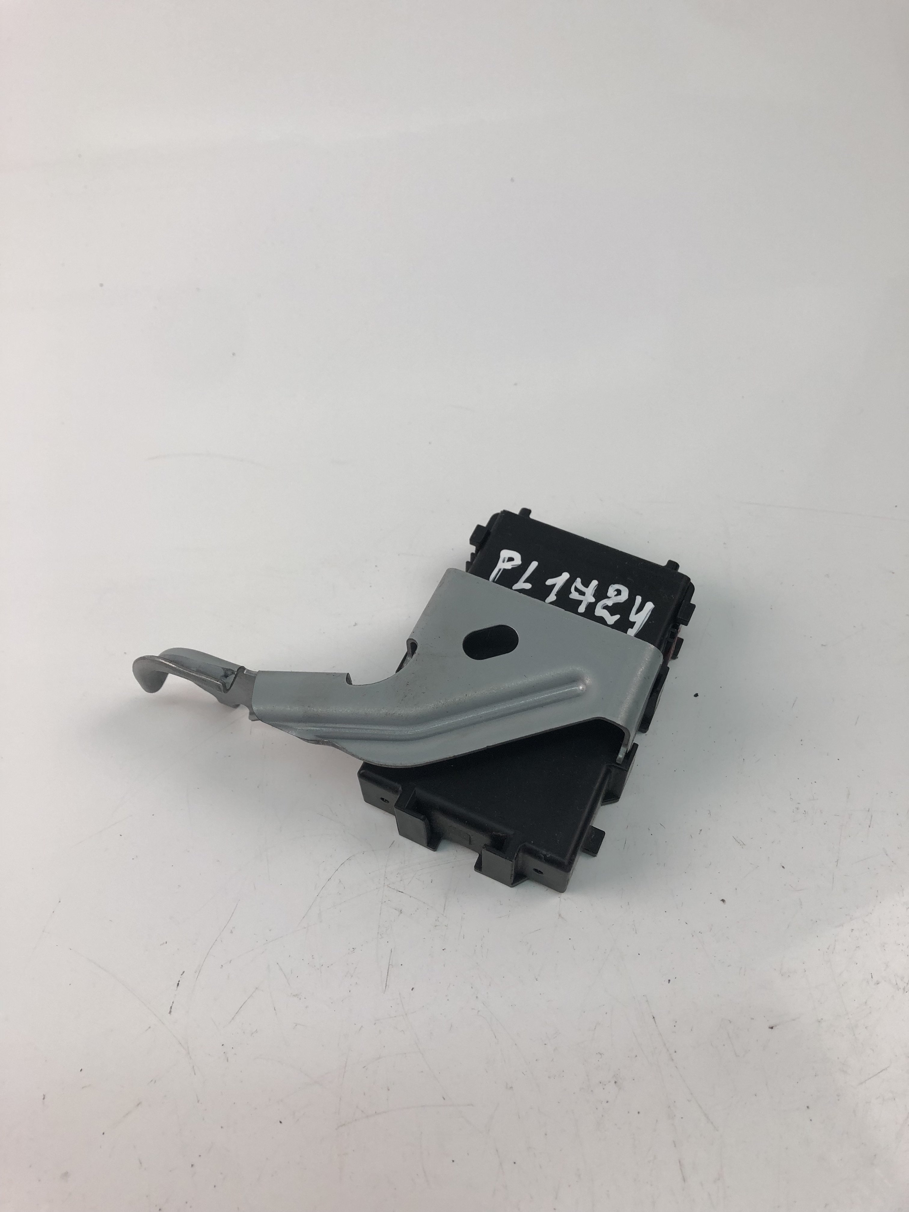 TOYOTA Yaris 3 generation (2010-2019) Gateway valdymo blokas 8910052030 23495972