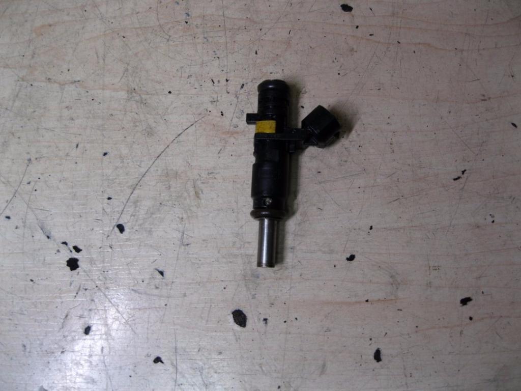 PEUGEOT 3008 1 generation (2010-2016) Fuel Injector V75281768007 23147721