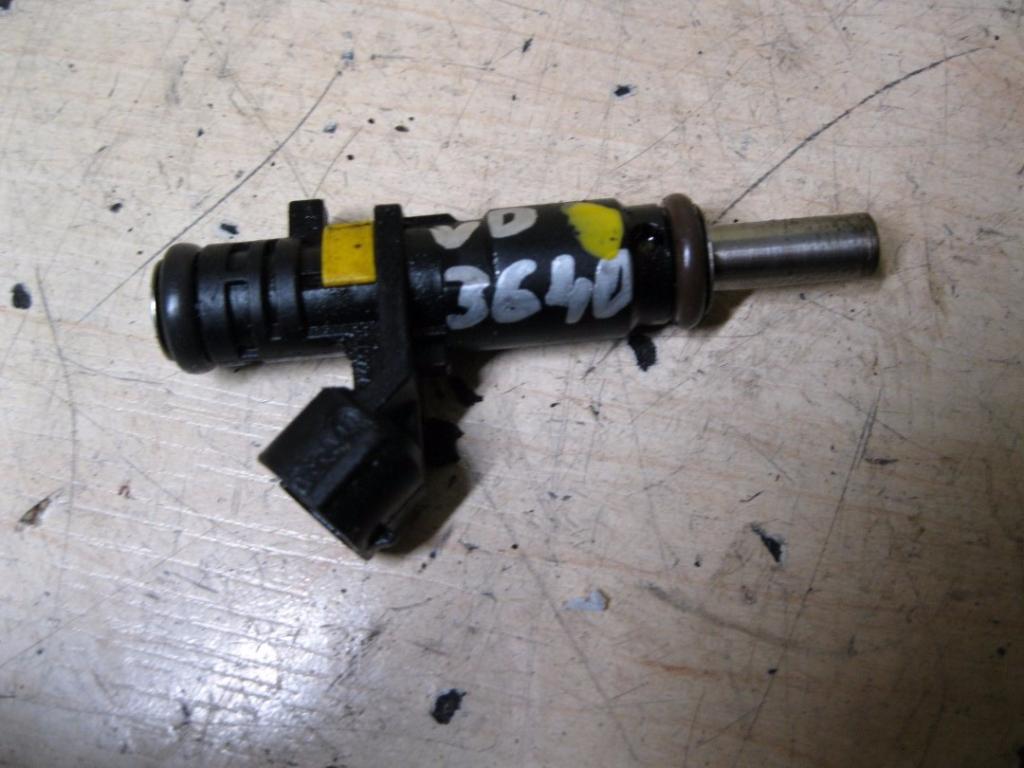 PEUGEOT 3008 1 generation (2010-2016) Fuel Injector V75281768007 23147721