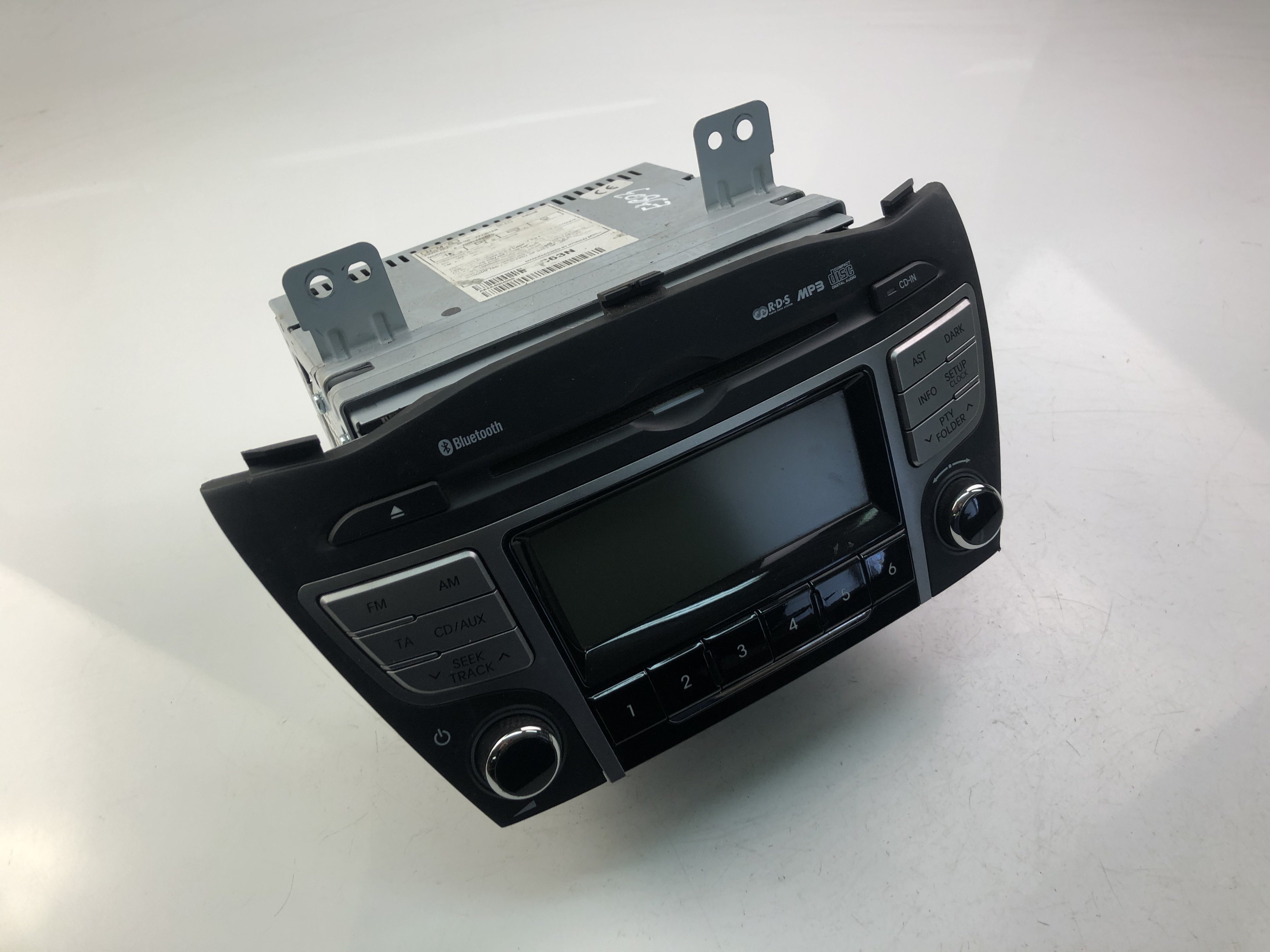 HYUNDAI ix35 1 generation (2009-2015) Muzikos grotuvas be navigacijos 961602Y730TAN 23449738