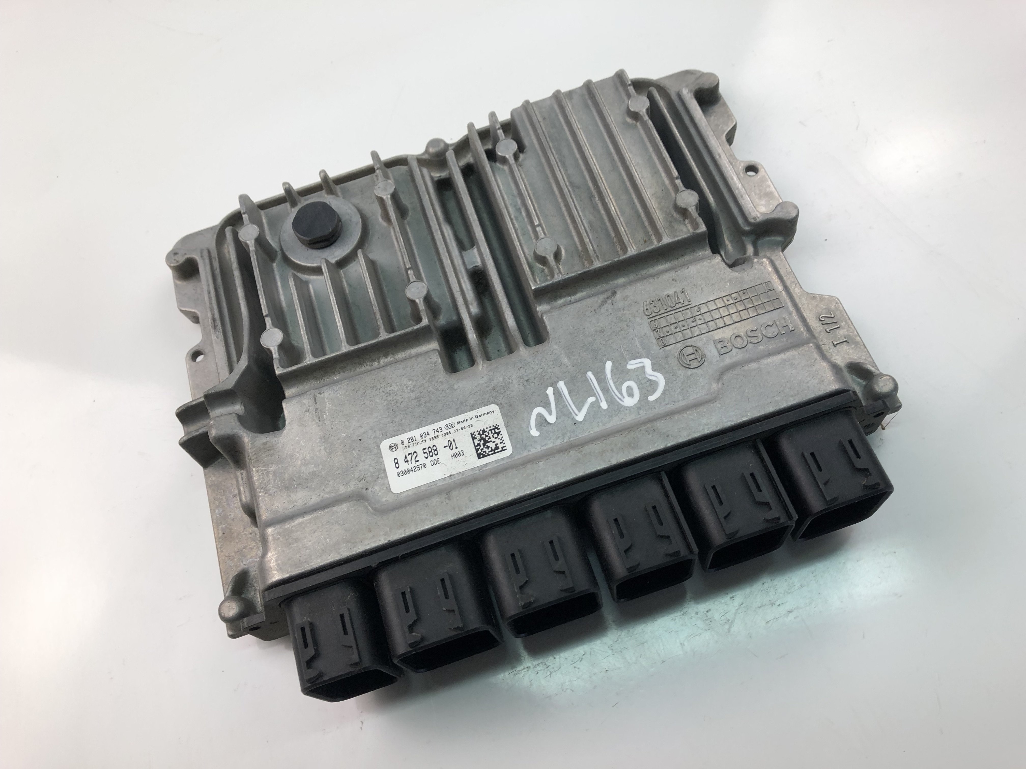 BMW 5 Series G30/G31 (2016-2023) Engine Control Unit ECU 8472588, 0281034743 23482570