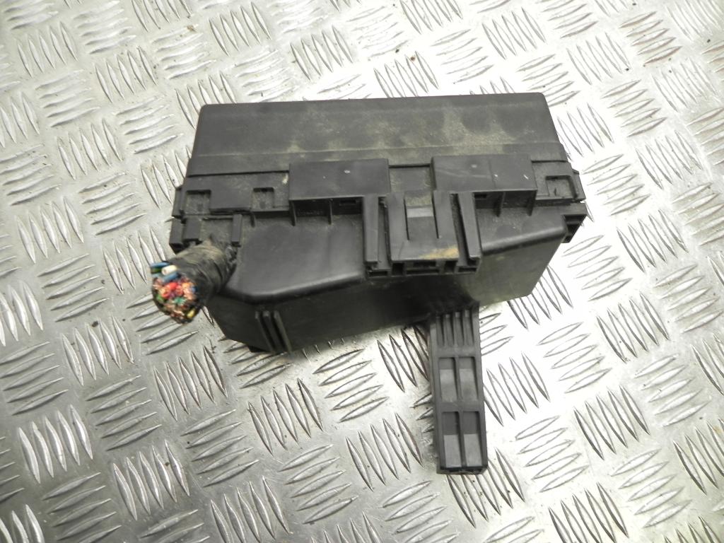 NISSAN Pathfinder R51 (2004-2014) Fuse box 63564197 23196894