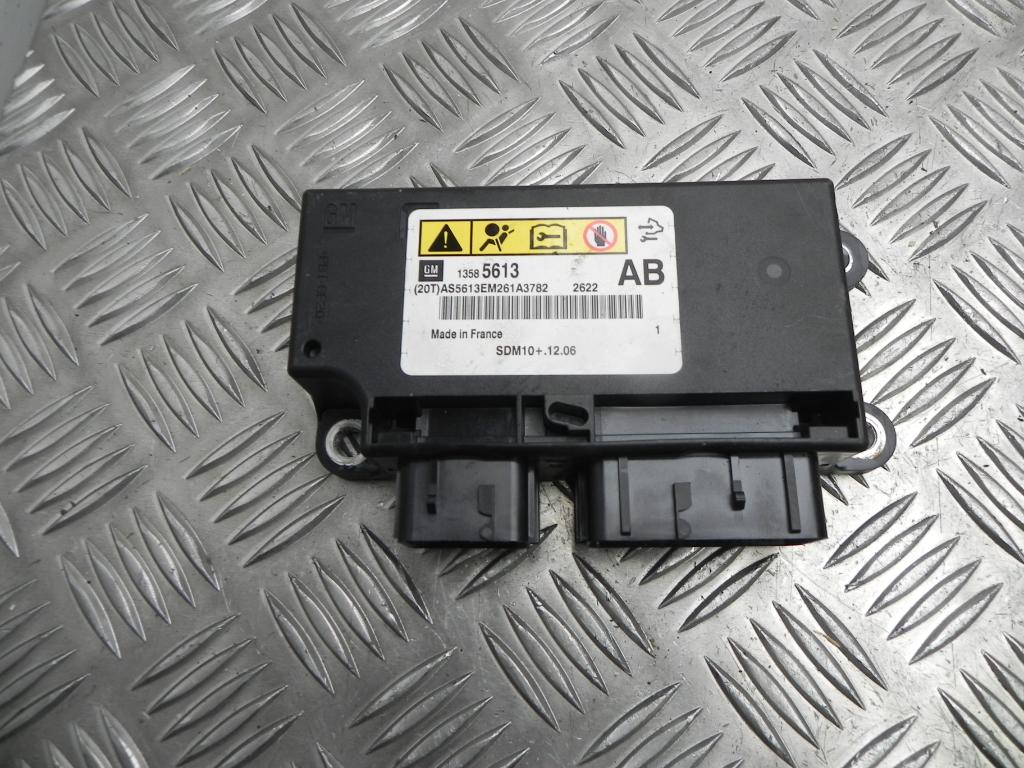 OPEL Astra J (2009-2020) SRS Control Unit 13585613 23197138