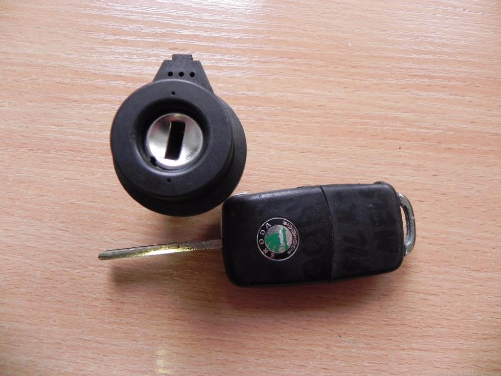 SKODA Octavia 2 generation (2004-2013) Ignition Lock 8E0905855C 23149095