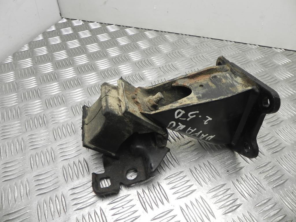 NISSAN NP300 1 generation (2008-2015) Other Engine Compartment Parts 23426077