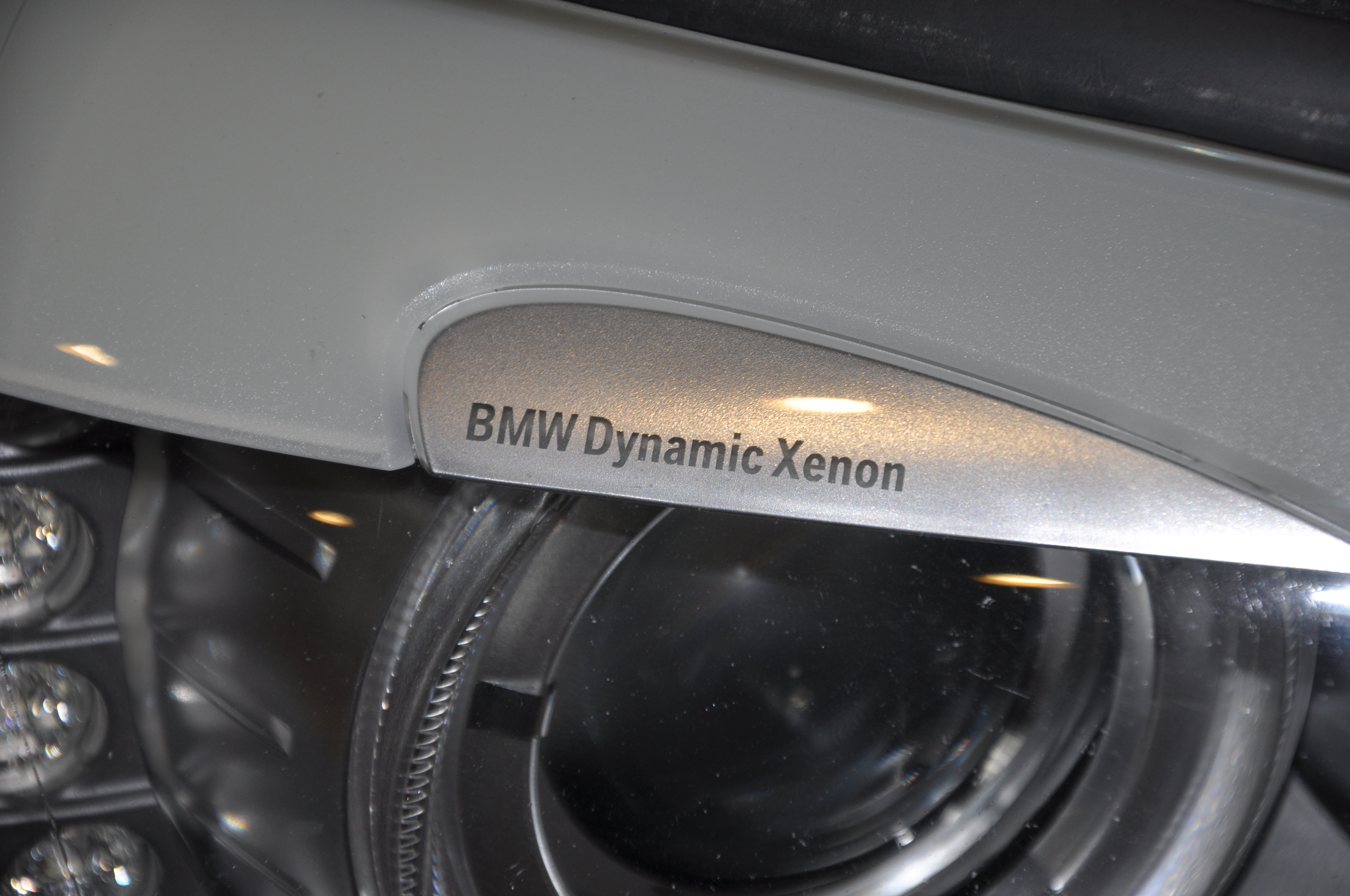 BMW 7 Series F01/F02 (2008-2015) Priekinis dešinys žibintas 7228424, 63117228424 23435626