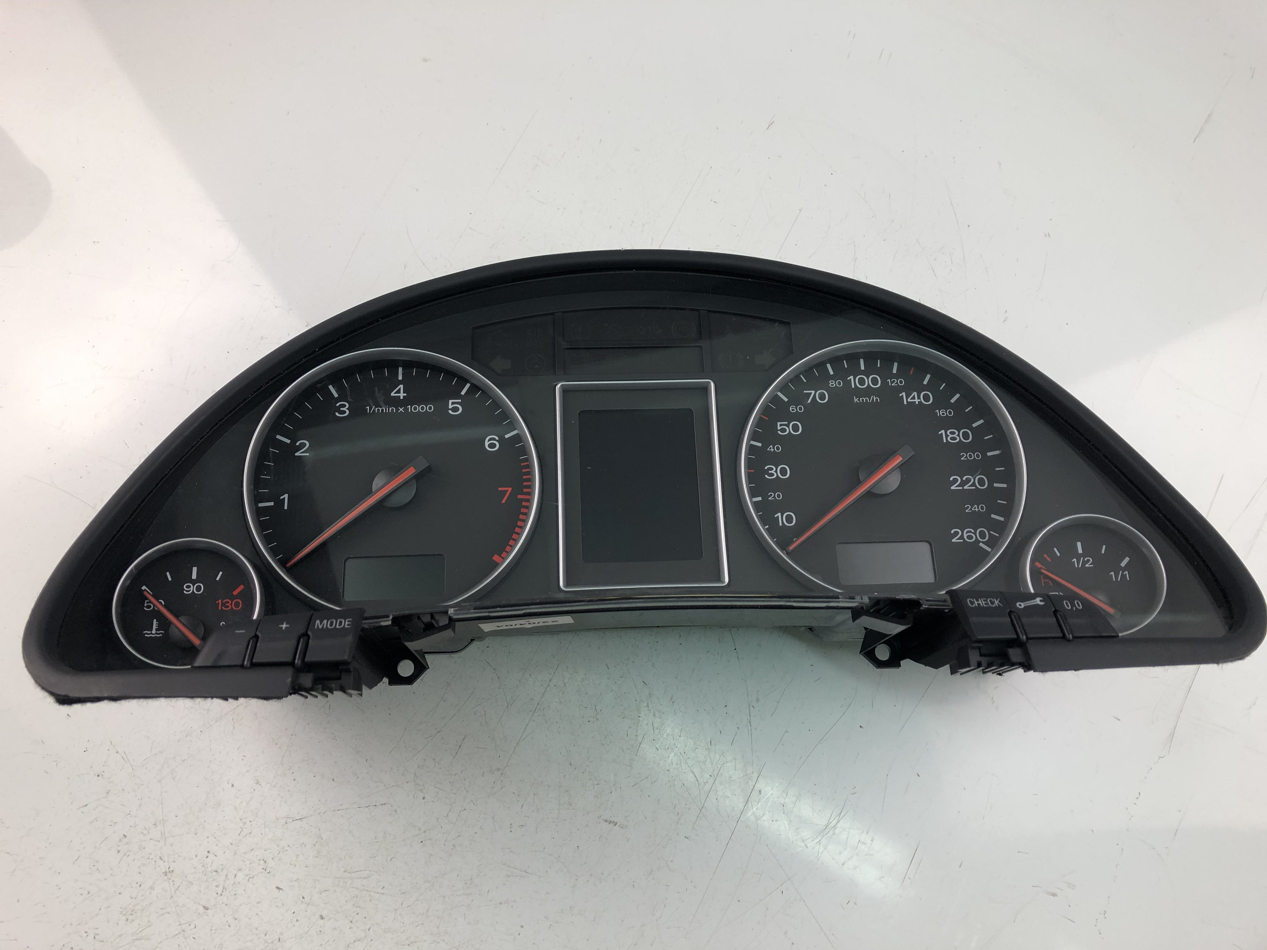 AUDI A4 B6/8E (2000-2005) Speedometer 8E0920900N 23463402