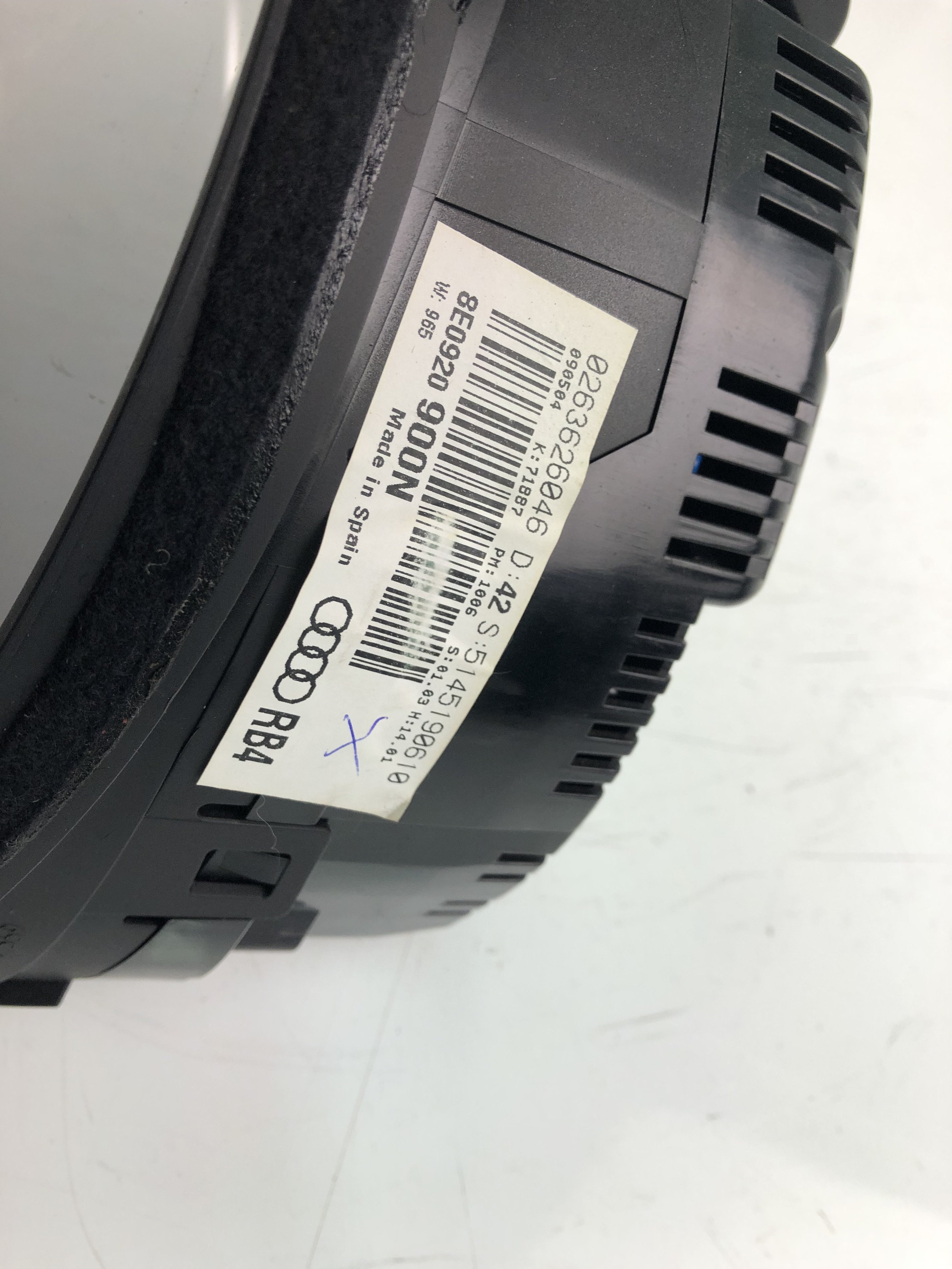 AUDI A4 B6/8E (2000-2005) Speedometer 8E0920900N 23463402