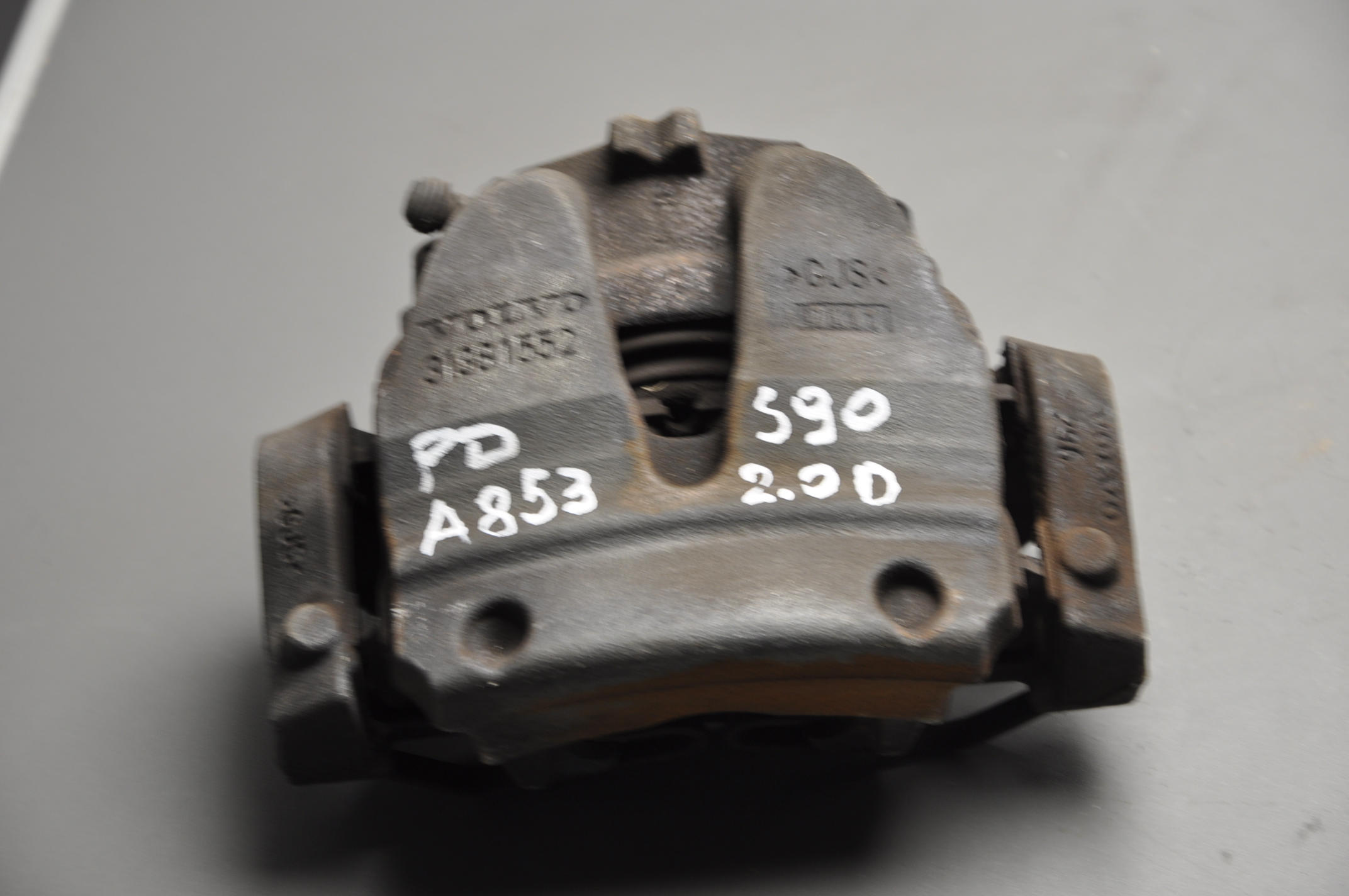 VOLVO S90 2 generation (2016-2023) Front Right Brake Caliper 31381552 24674969