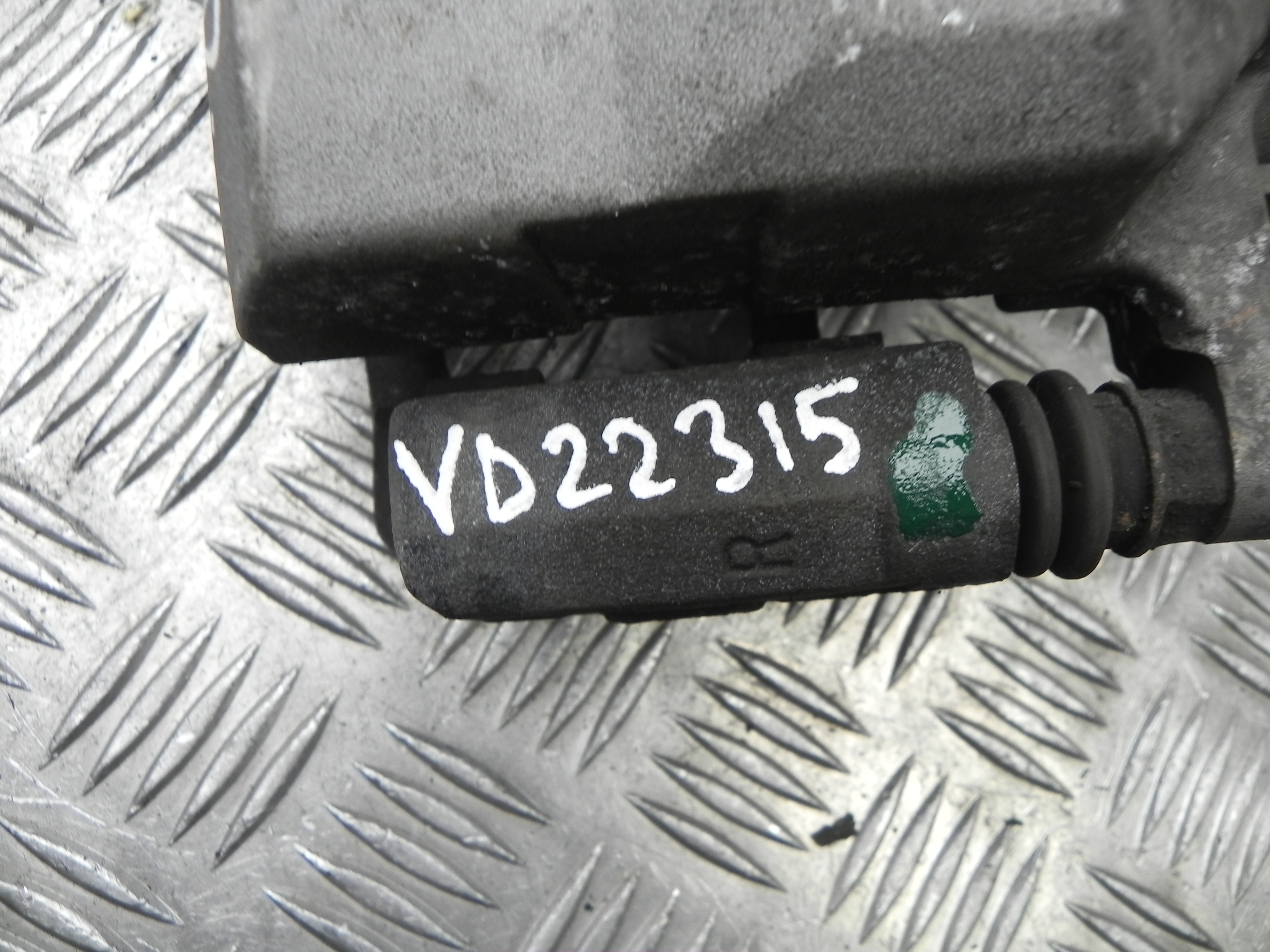 LEXUS CT 1 generation (2010-2024) Front Right Brake Caliper 25VTR 23452361