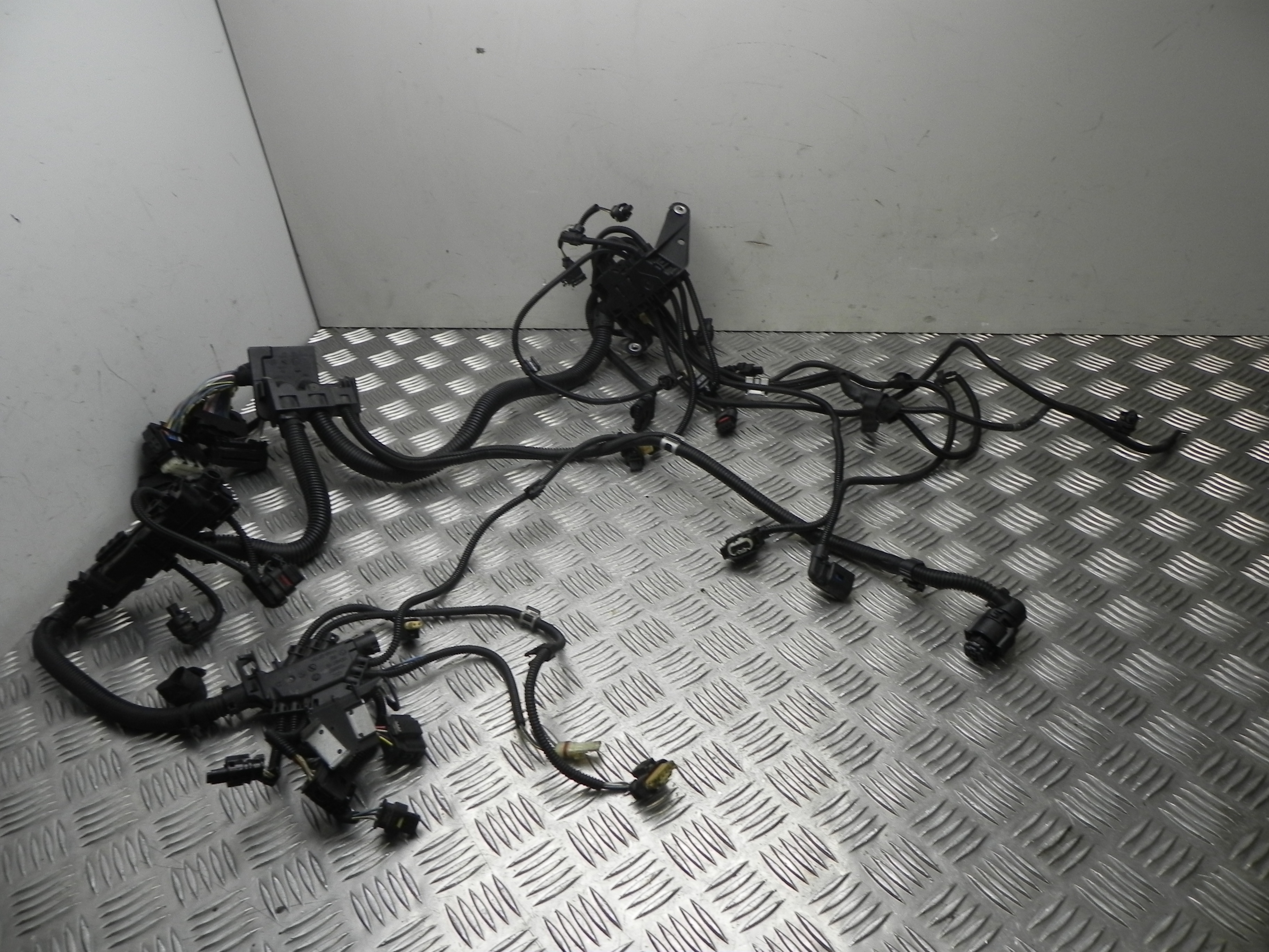 BMW 2 Series Grand Tourer F46 (2018-2023) Other Engine Compartment Parts 7639965 23432015