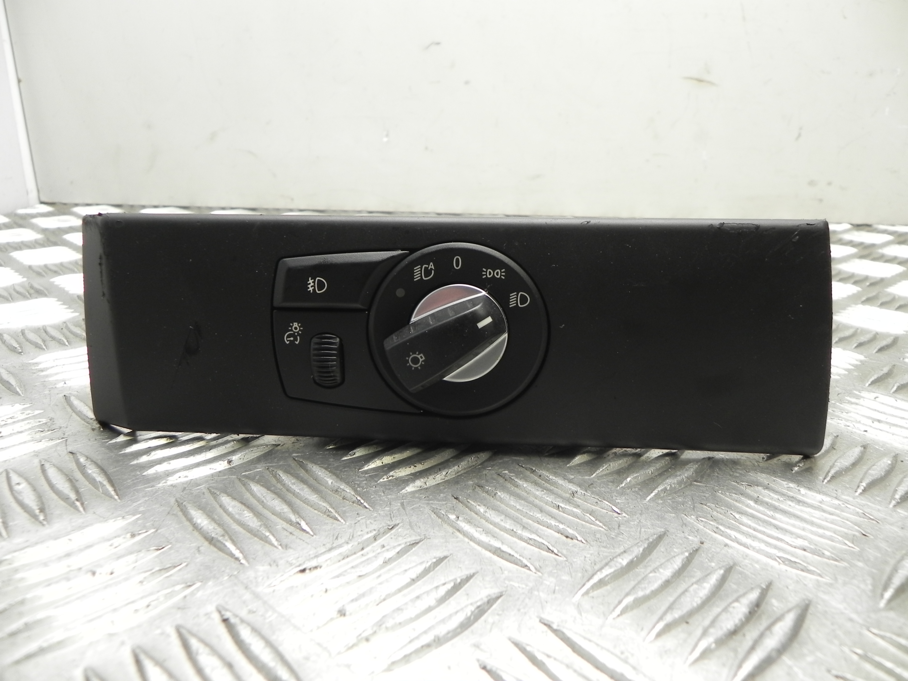 BMW 5 Series E60/E61 (2003-2010) Headlight Switch Control Unit 6988553 23429825