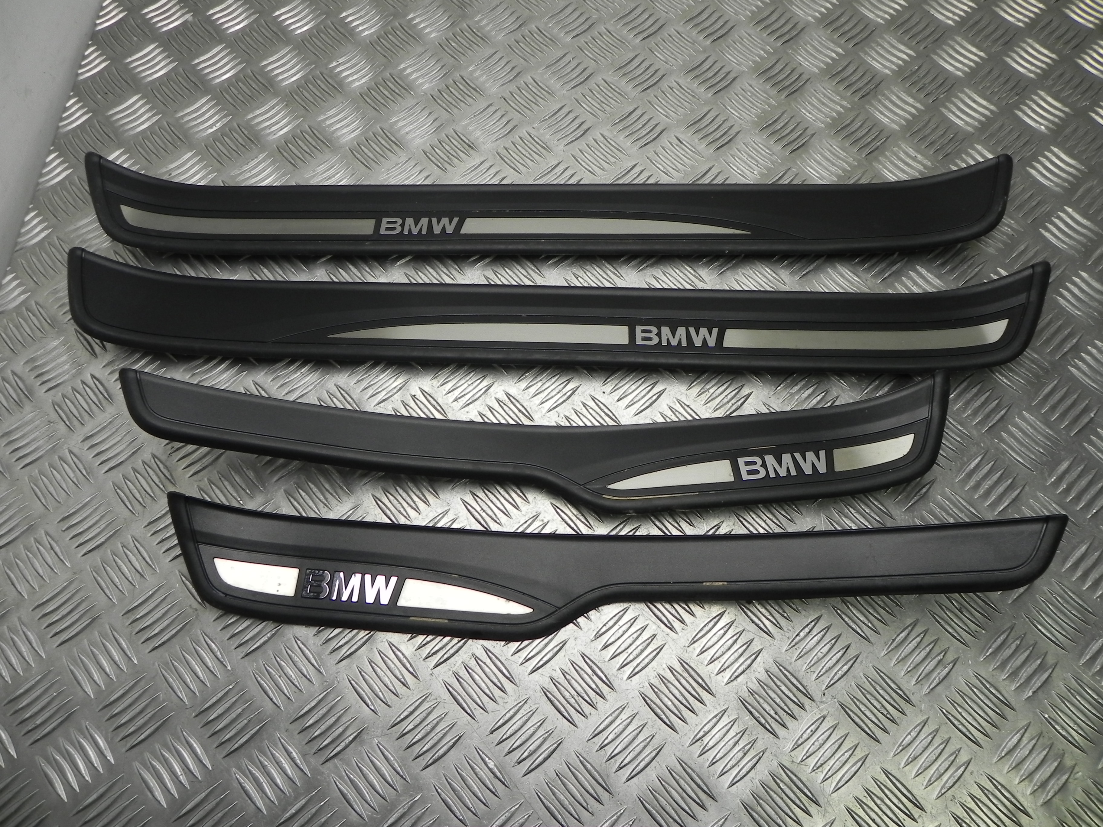 BMW 3 Series E90/E91/E92/E93 (2004-2013) Slenksčio apdaila 7060286, 7060280 23427448