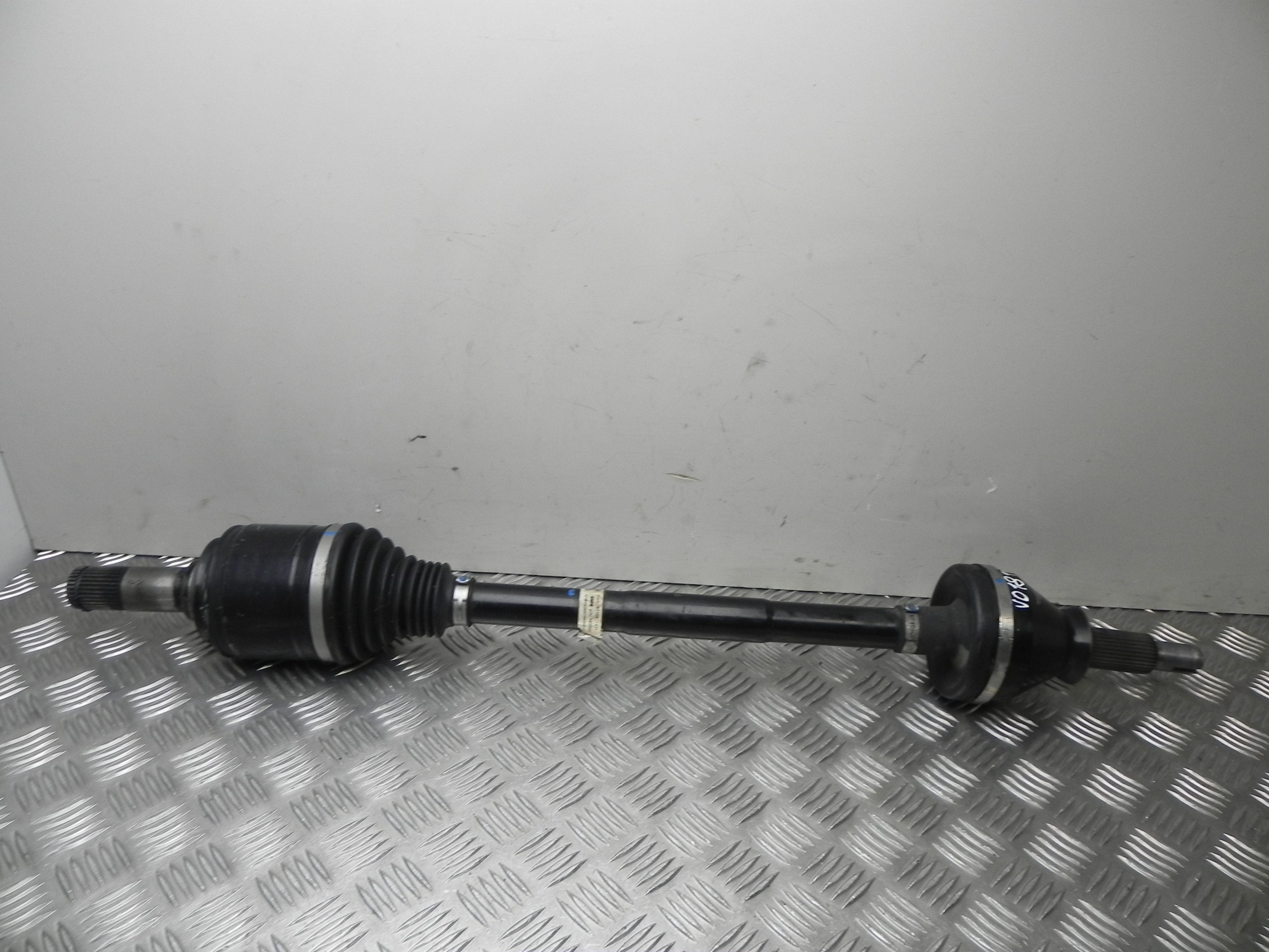 MASERATI Levante 1 generation (2016-2024) Rear Left Driveshaft 06700320360 23713979