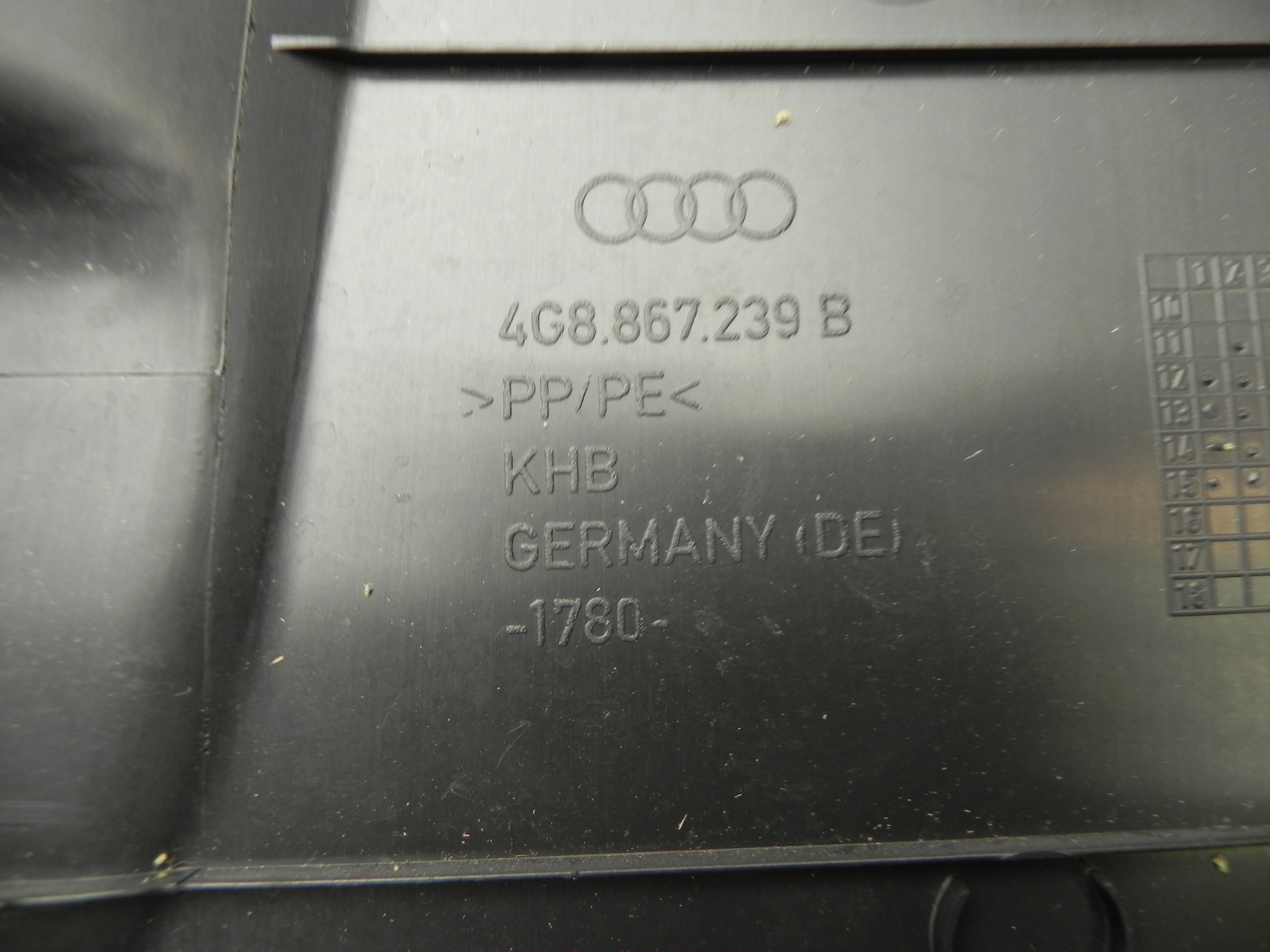 AUDI A7 C7/4G (2010-2020) Задняя левая стойка 4G8867239B 23430048