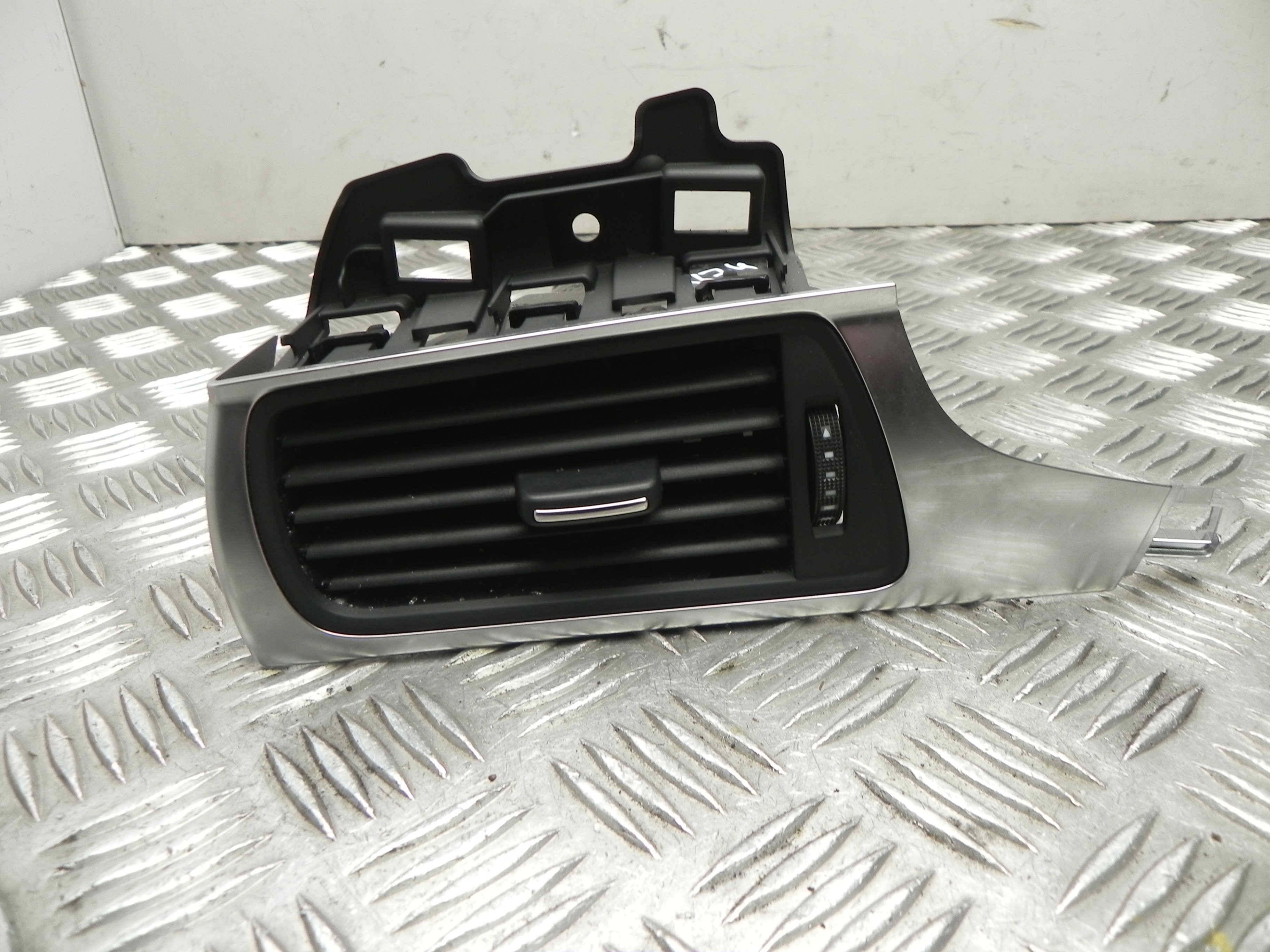 AUDI A6 C7/4G (2010-2020) Dashboard Air Vents 4G1820901 23445849