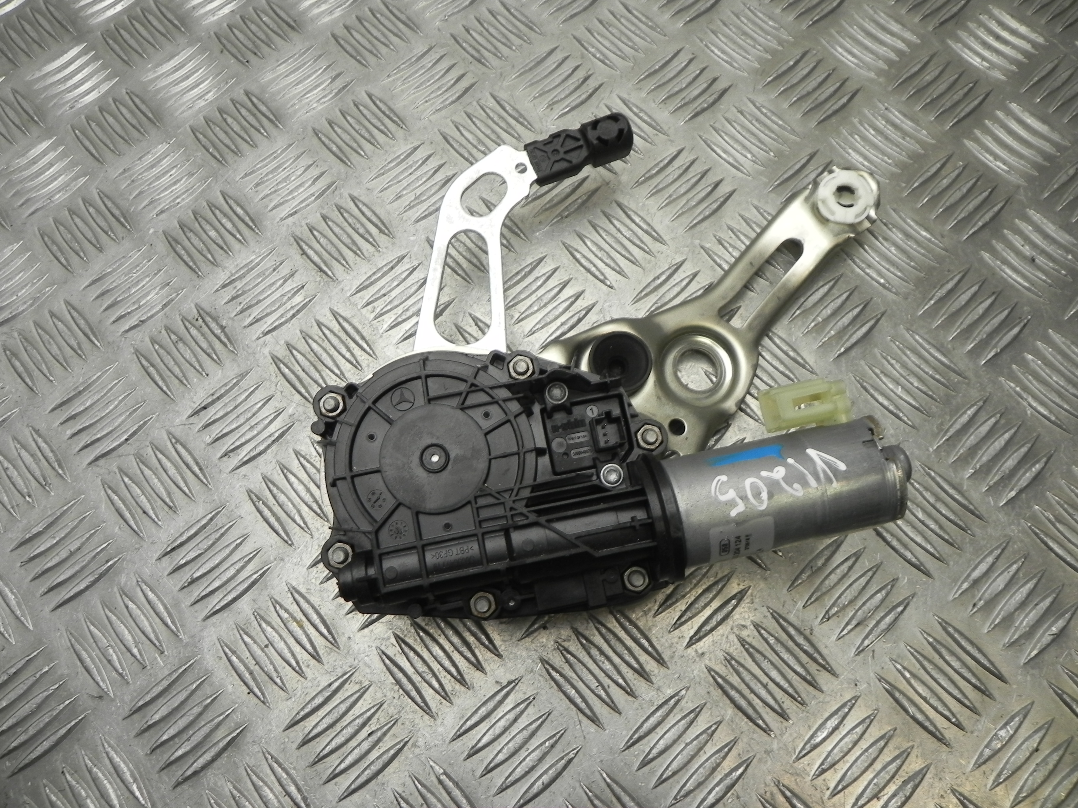 MERCEDES-BENZ C-Class W205/S205/C205 (2014-2023) Hydraulic pump 0390204124 23431155