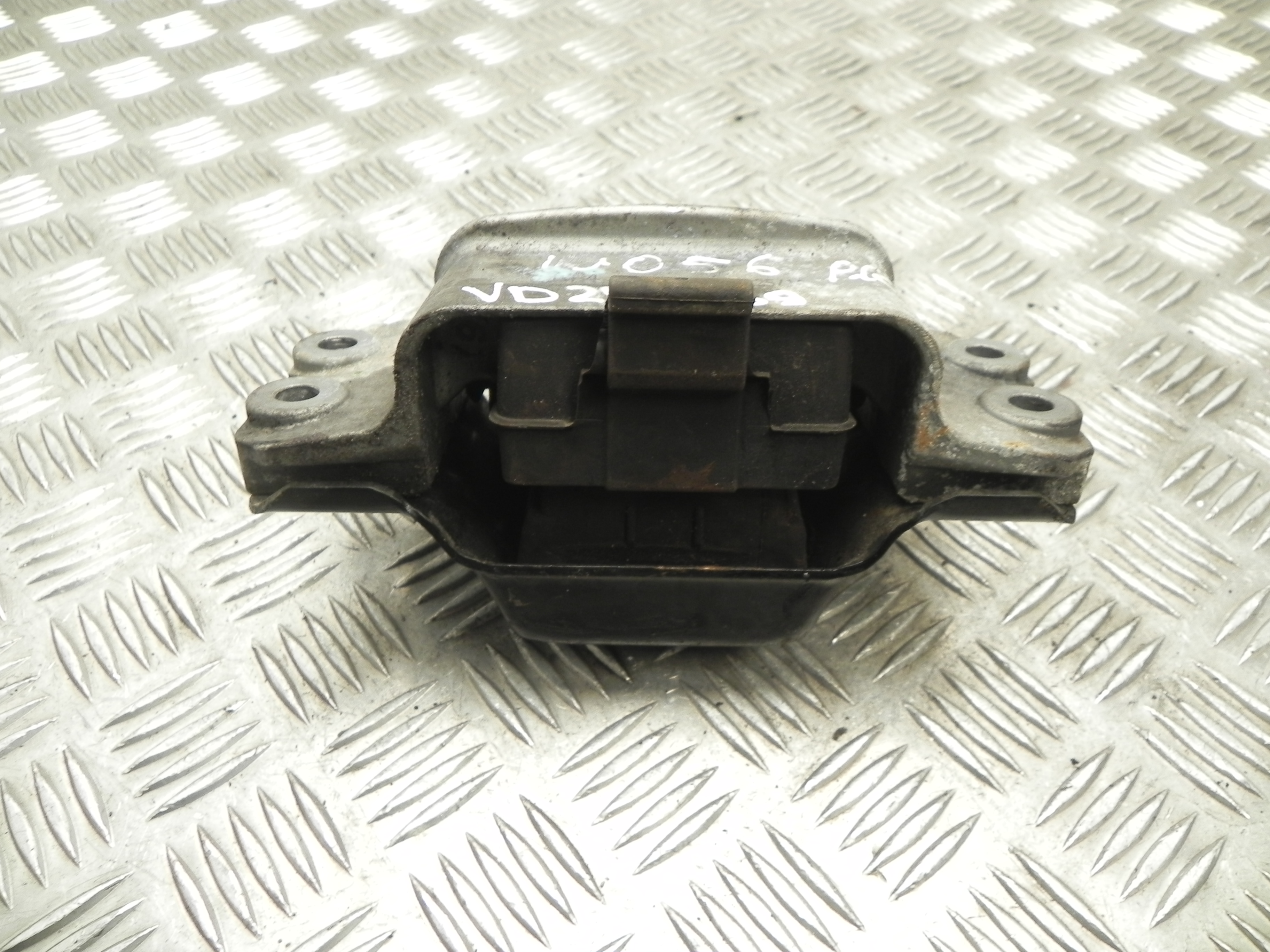 VOLKSWAGEN Caddy 3 generation (2004-2015) Other Engine Compartment Parts 1K0199555Q 23460748