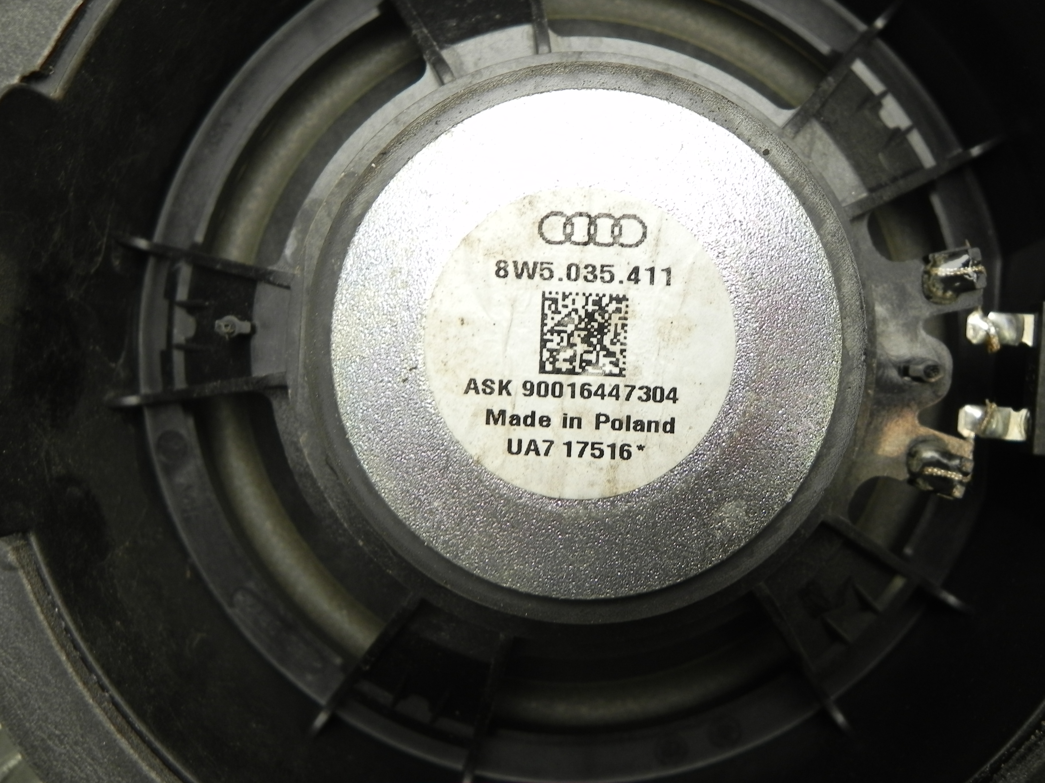 AUDI A4 B9/8W (2015-2024) Priekinių kairių durų garso kolonėlė 8W5035411 23760009