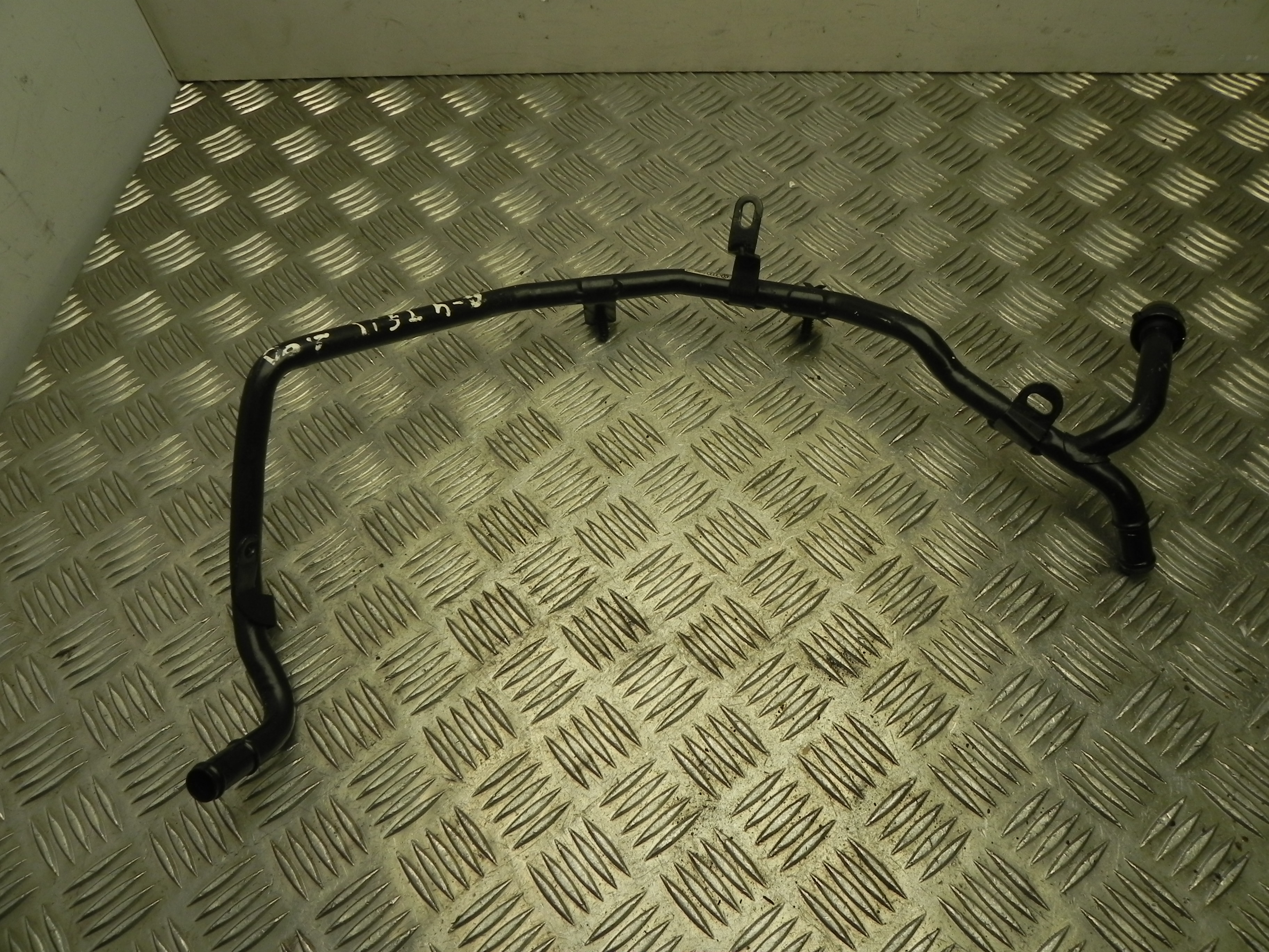 AUDI A4 B9/8W (2015-2024) Coolant Hose Pipe 04L122157AQ 23446570