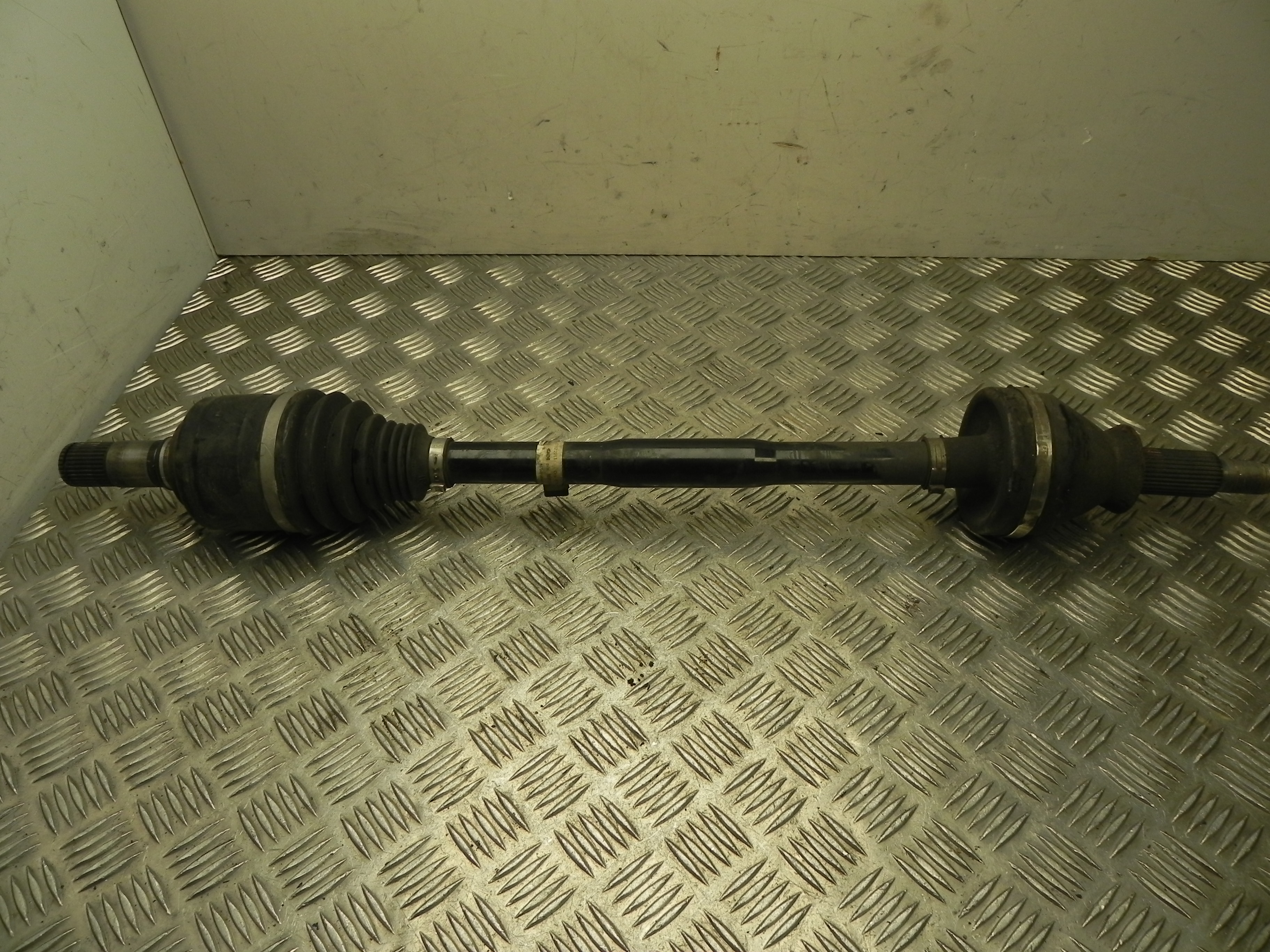 MASERATI Ghibli 3 generation (2013-2024) Rear Left Driveshaft 06700054540, 670005454 23457012