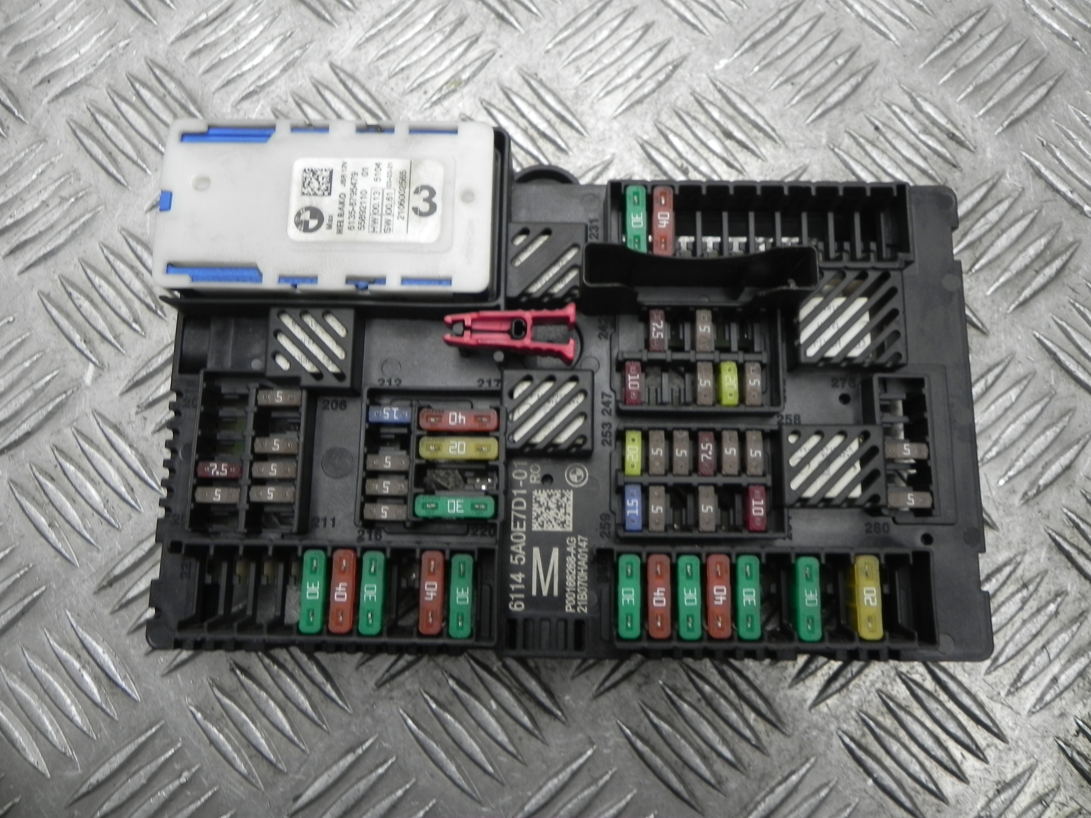 BMW 3 Series G20/G21/G28 (2018-2024) Fuse box 5A0E7D1 23461243