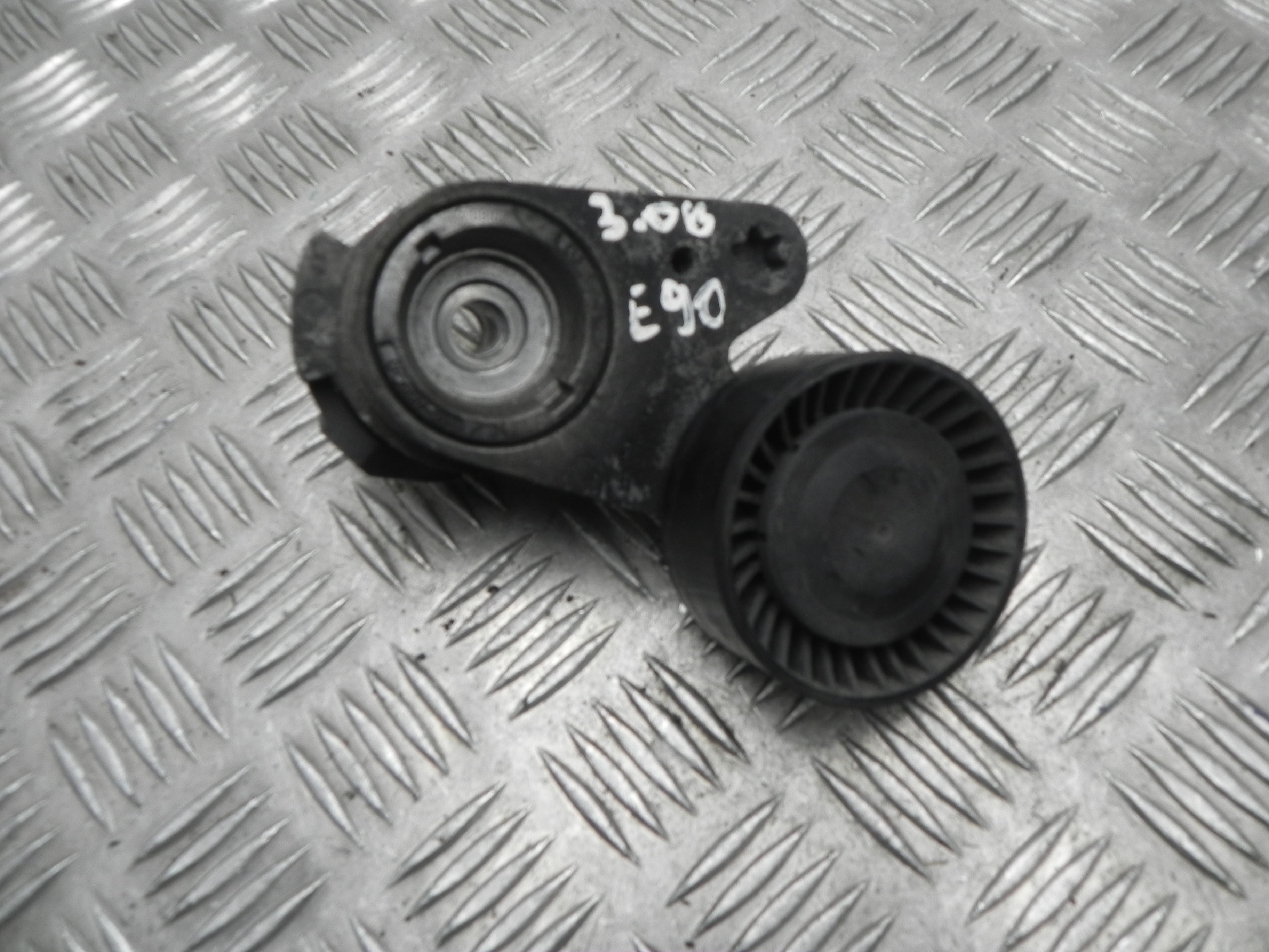 BMW 3 Series E90/E91/E92/E93 (2004-2013) Paskirstymo diržo įtempėjas 10877912 23450252