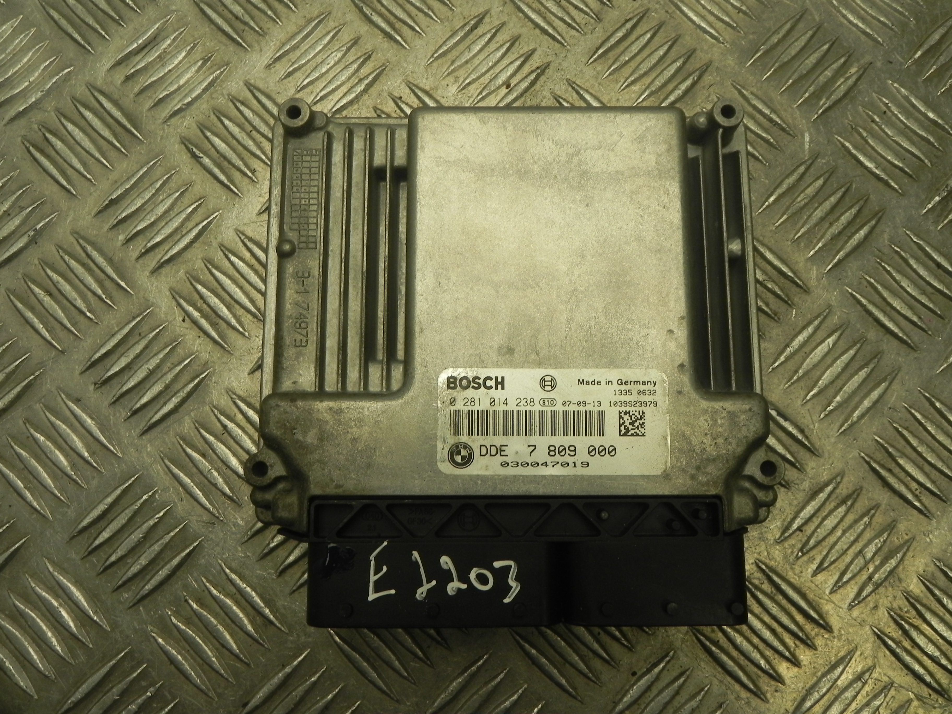 BMW 3 Series E90/E91/E92/E93 (2004-2013) Engine Control Unit ECU 7809000 23450361