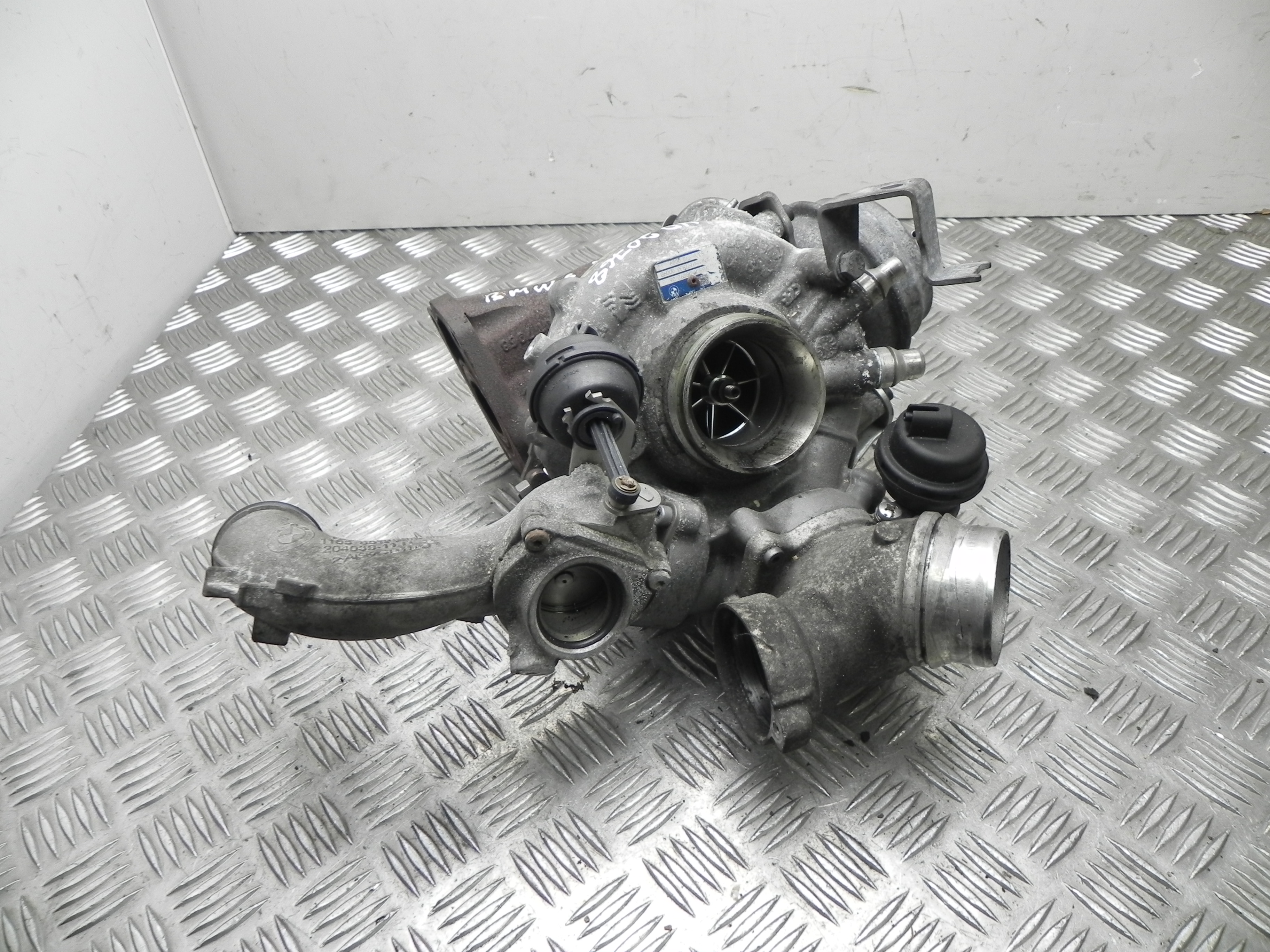 BMW 6 Series F06/F12/F13 (2010-2018) Turbocharger 8508092 23446967