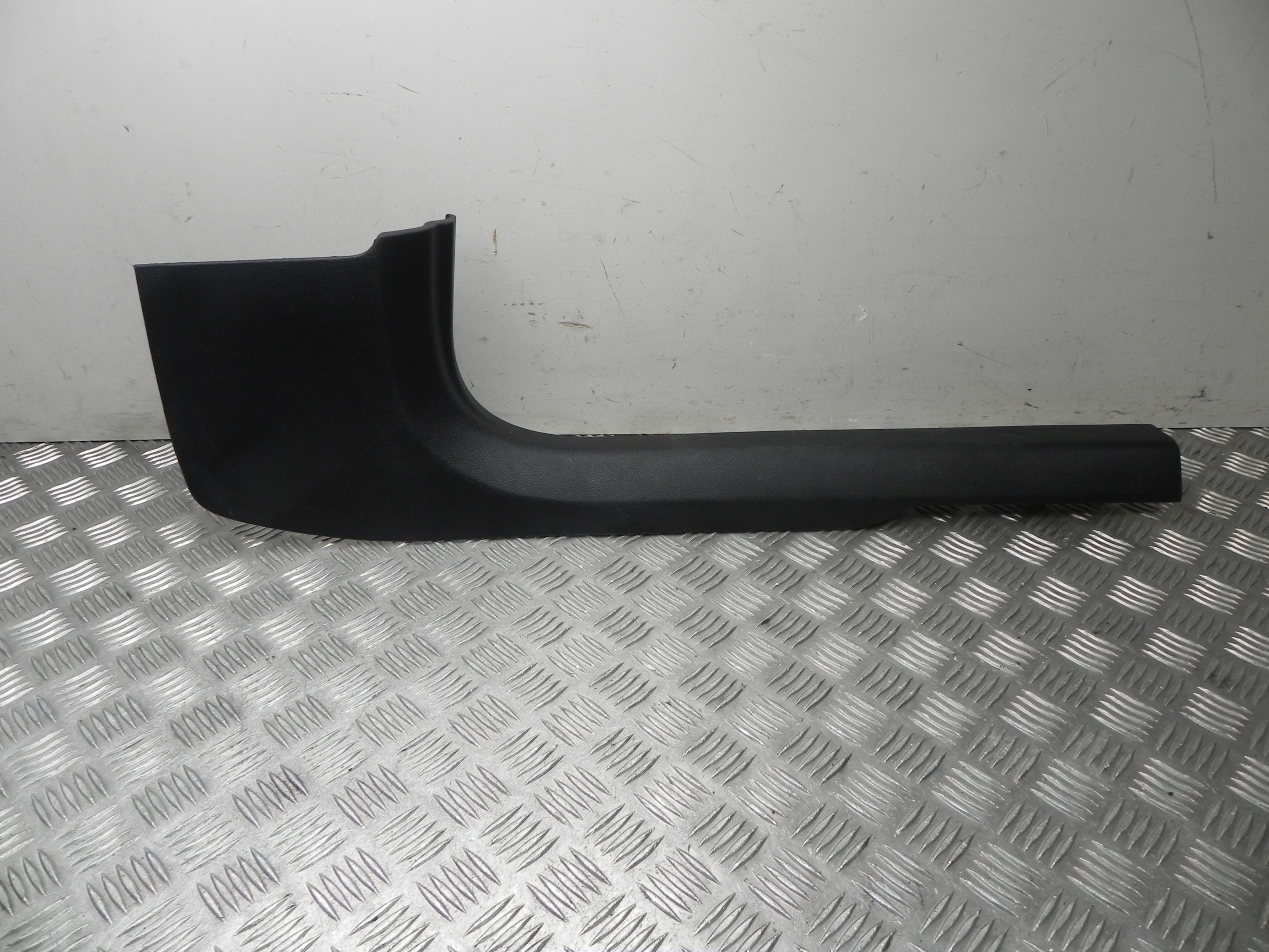 DODGE Charger LD (2010-2024) Rear Left Sill Trim 100017166 23476302