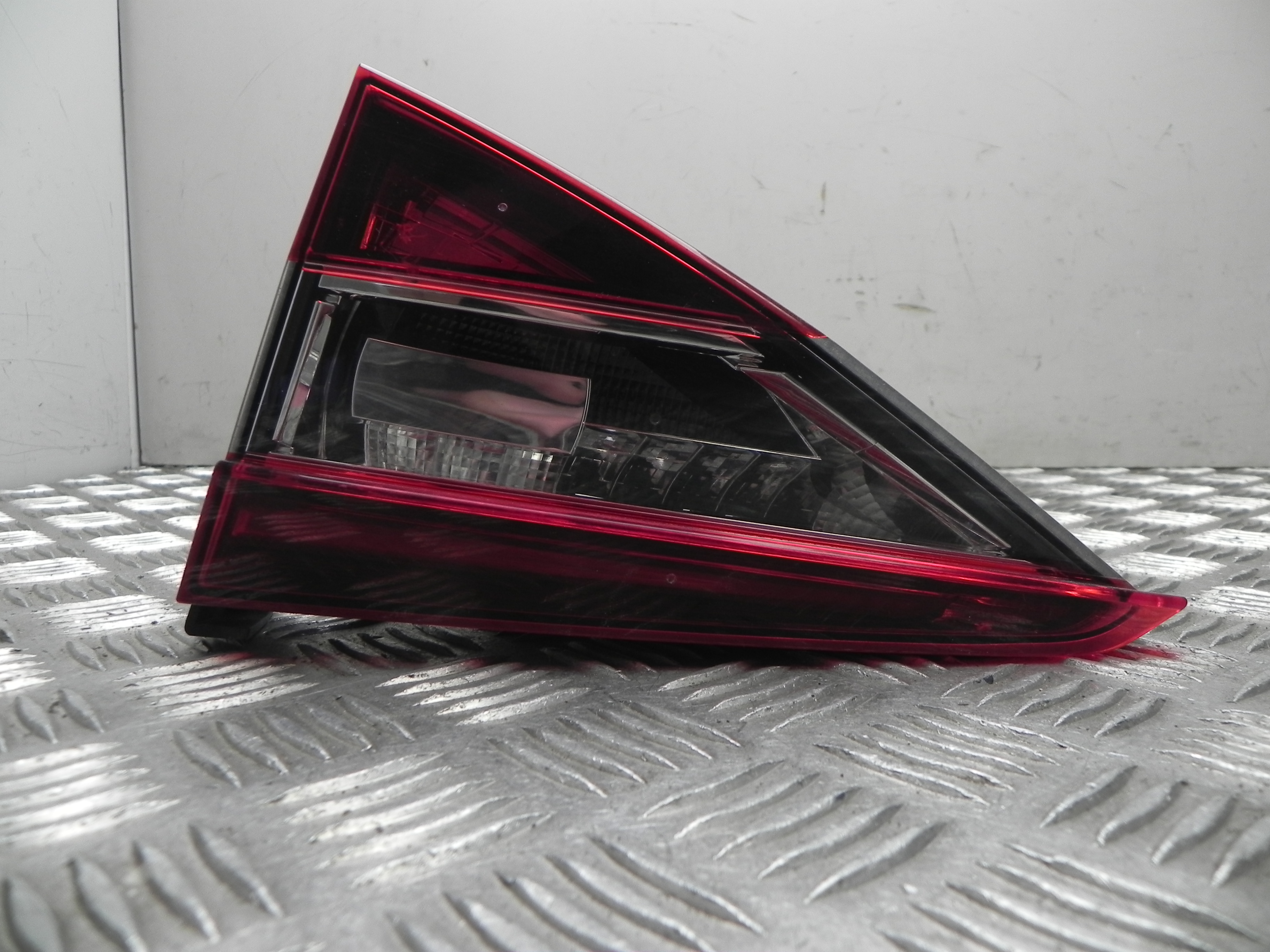 SKODA Superb 3 generation (2015-2023) Rear Right Taillight Lamp 3V9945308F 23477026