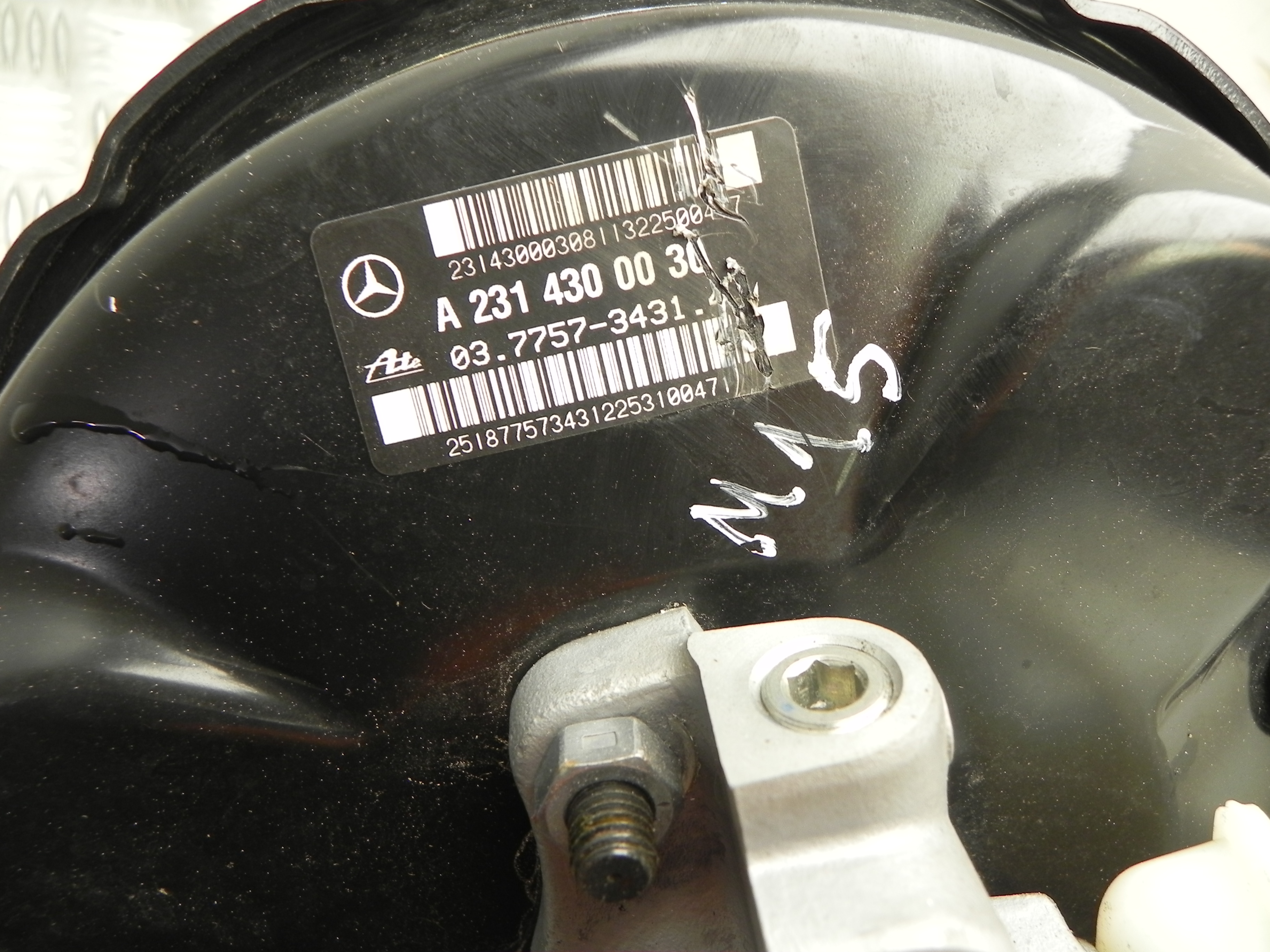 MERCEDES-BENZ SL-Class R231 (2012-2020) Brake Cylinder A2314300031 23429576